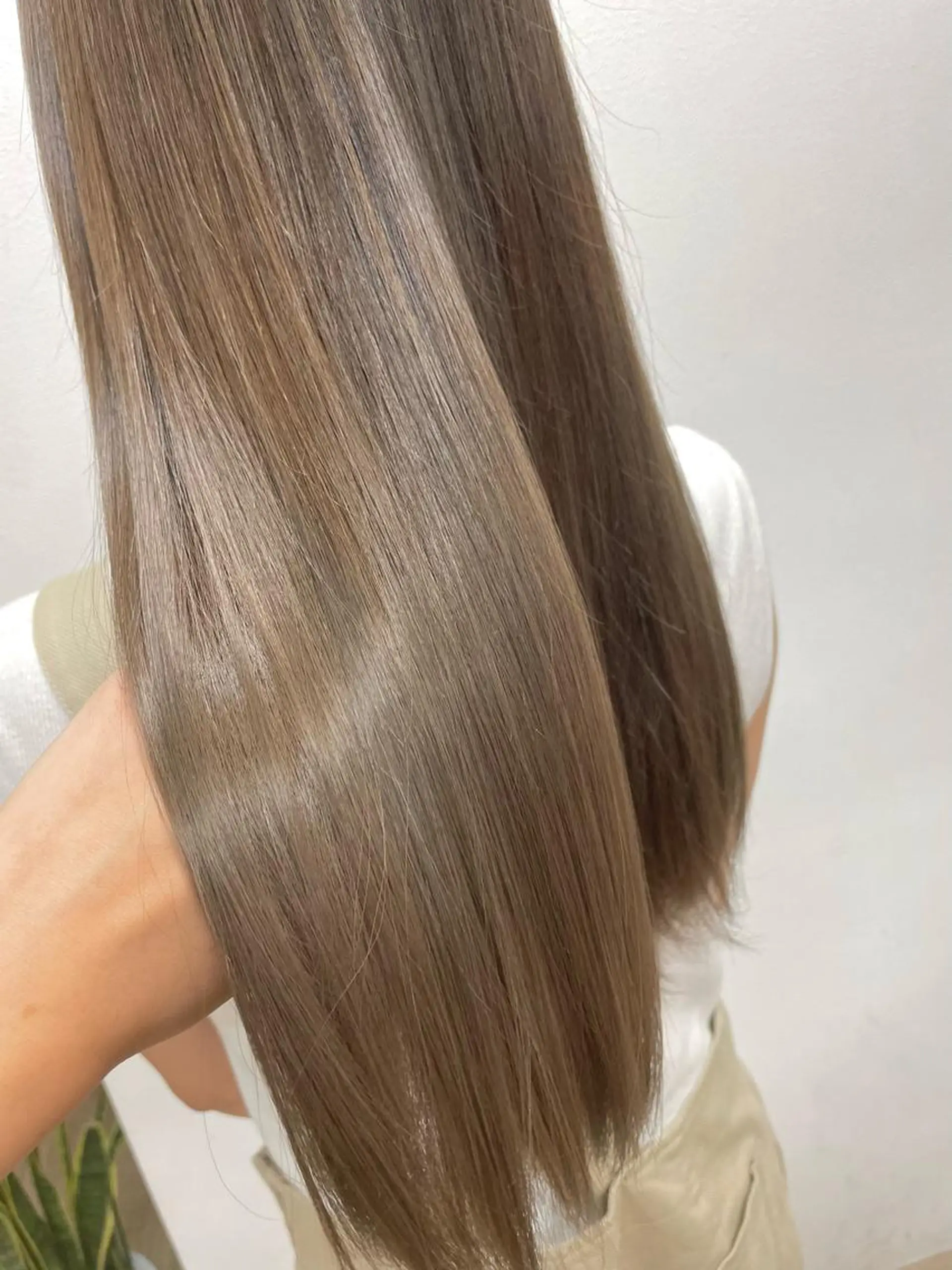 セミロング カット ヘアカラー トリートメント AKI💛 すみれの眉毛・アイブロウイメージ