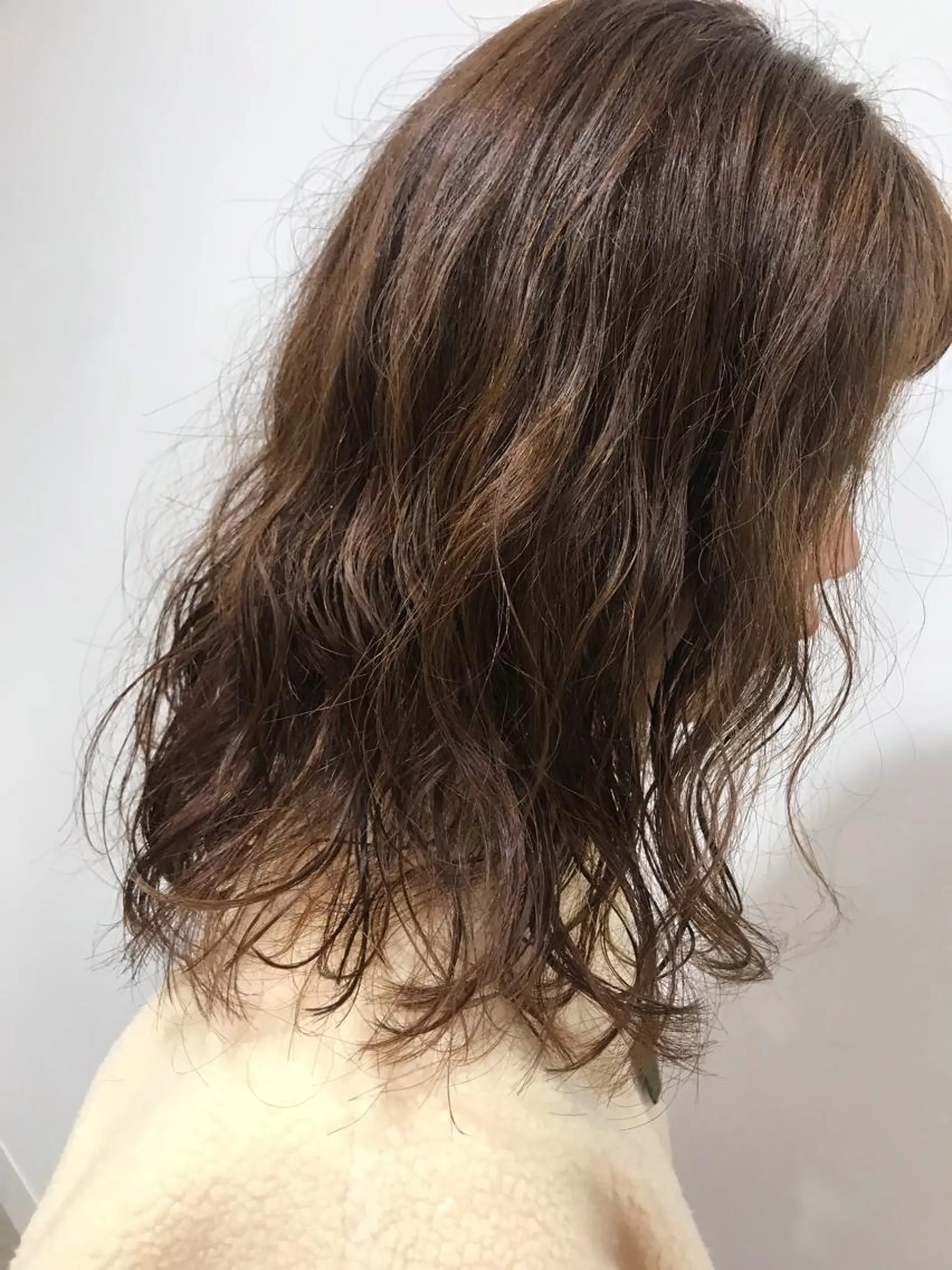 ミディアム 暖色カラー🍊 ボブ🌿顔周りcutのヘアスタイル