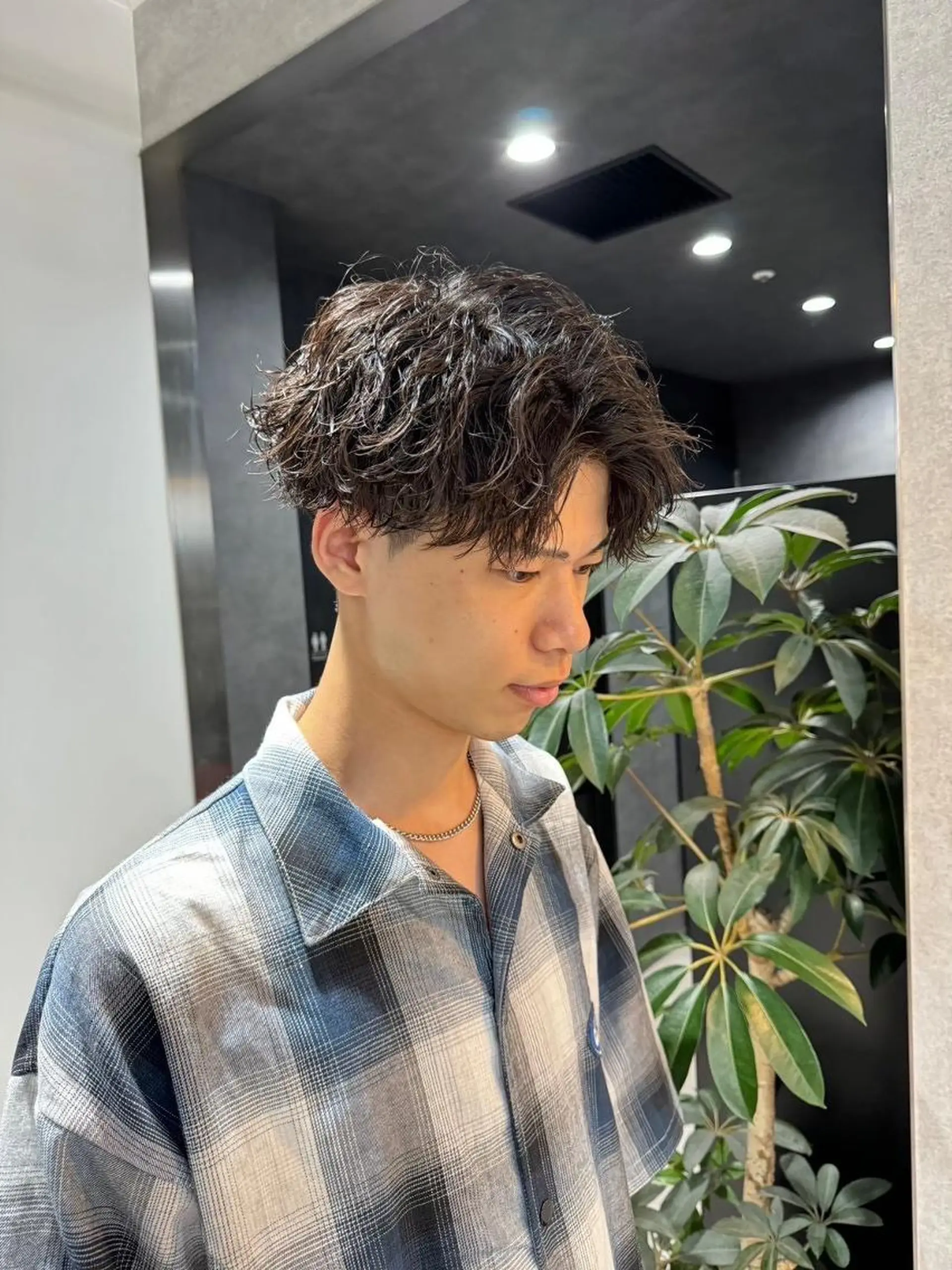 ミディアム パーマ メンズ カット ヘアカラー パーマ 🔥メンズ特化🔥 藍斗のヘアスタイル