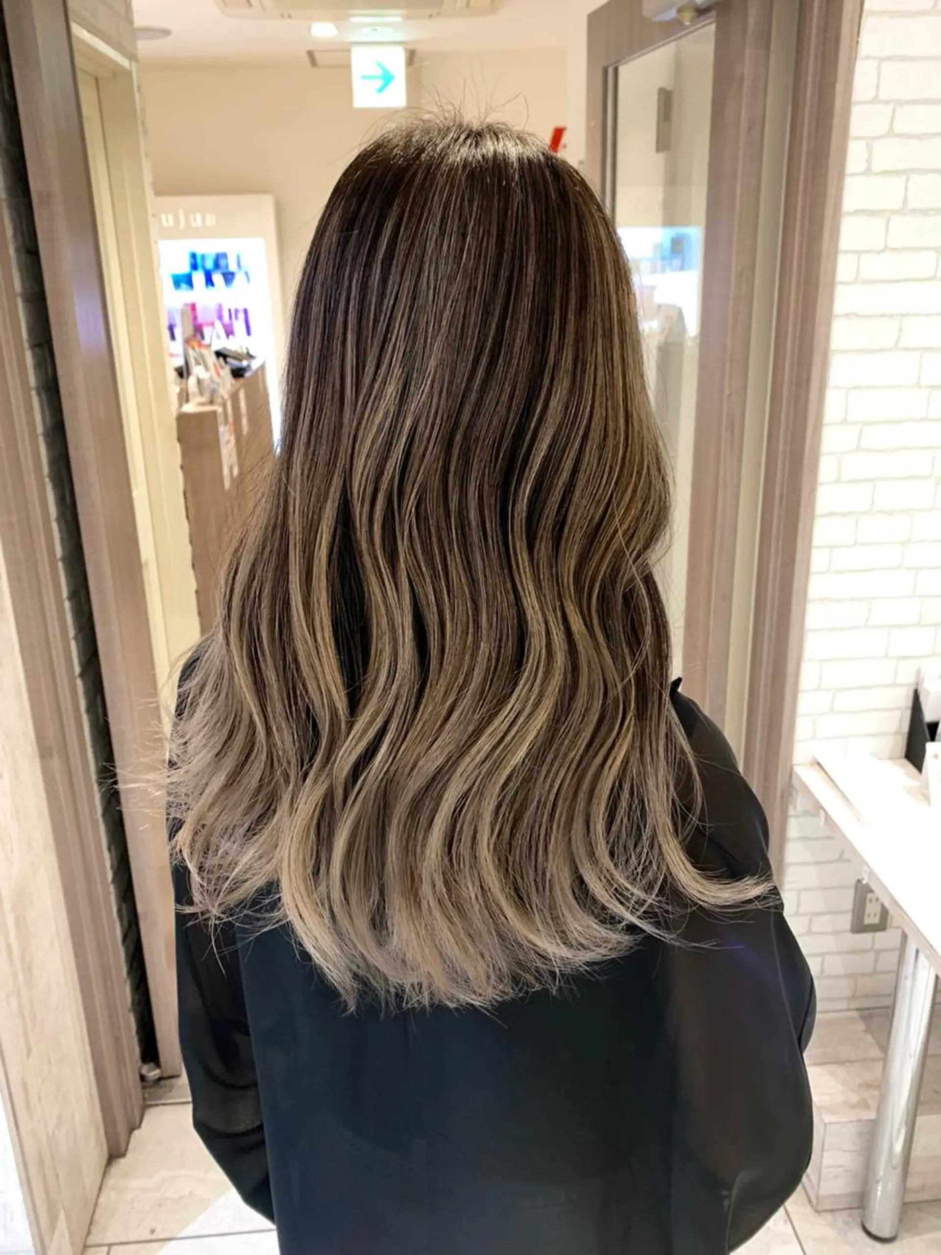 カラー セミロング 須藤 光洋のヘアスタイル