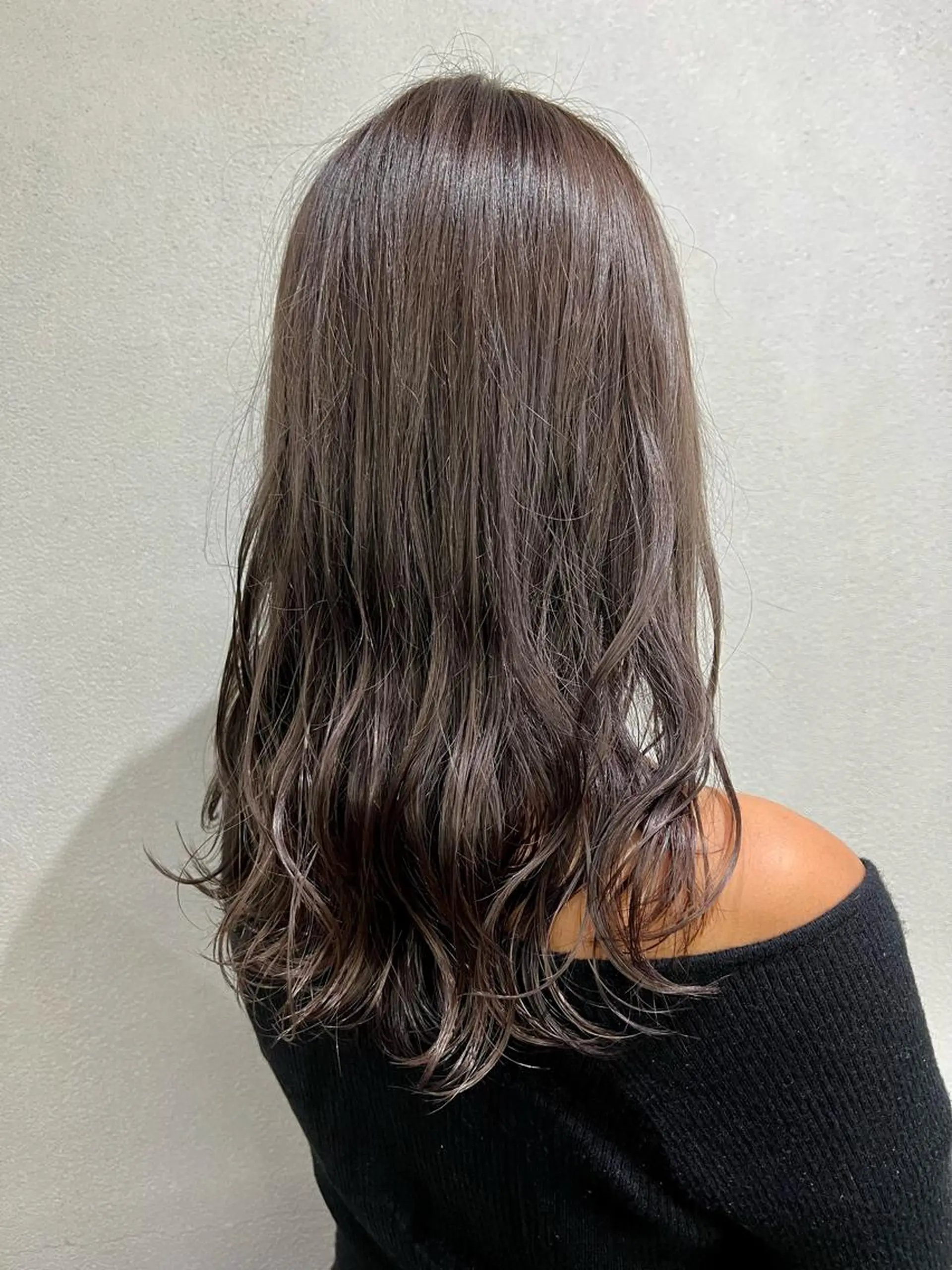 セミロング カット ヘアカラー トリートメント 亀田 泰生のヘアスタイル