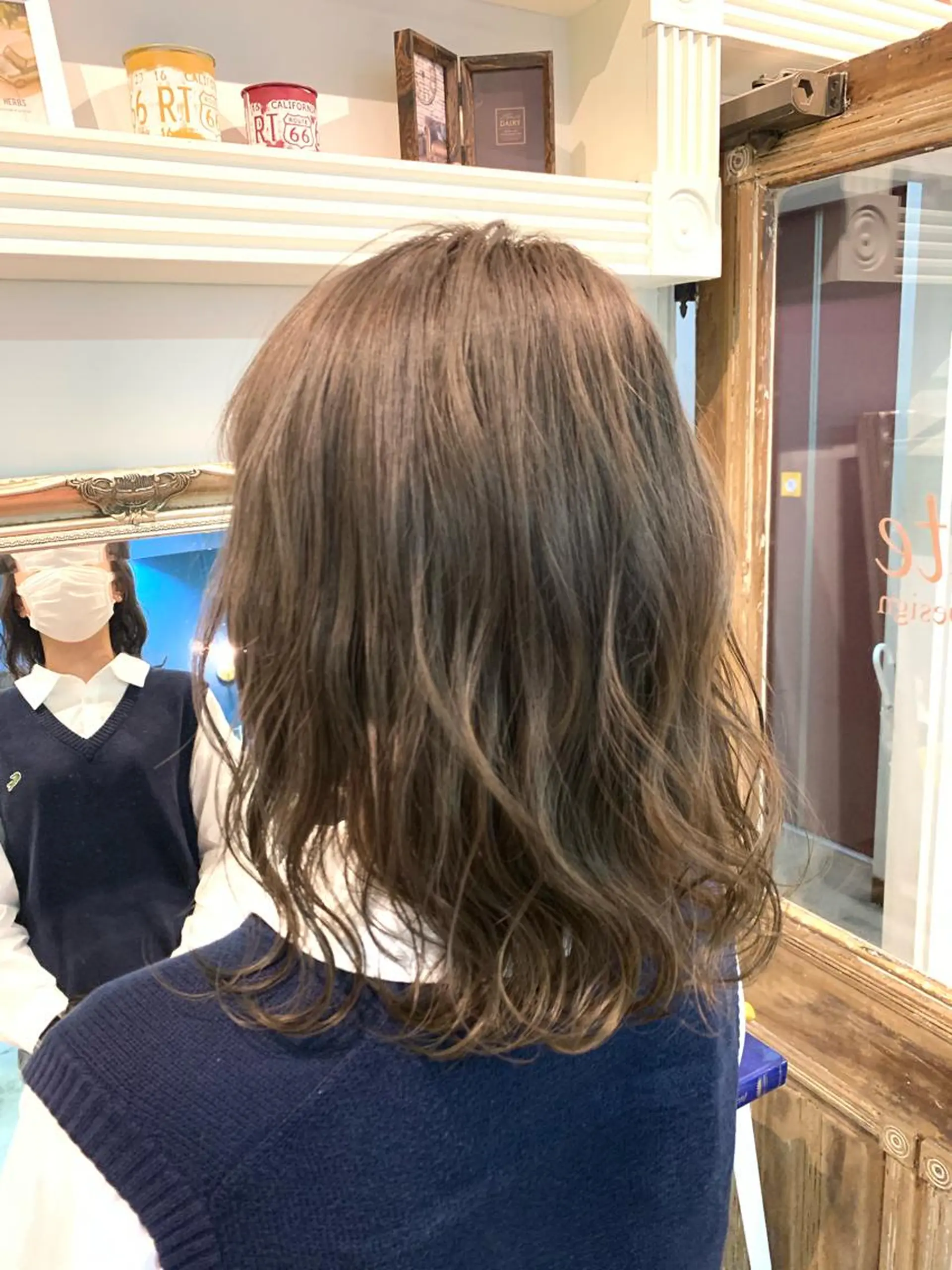 ミディアム ヘアカラー トリートメント ヘッドスパ ヘアセット 山口 竣也のヘアスタイル
