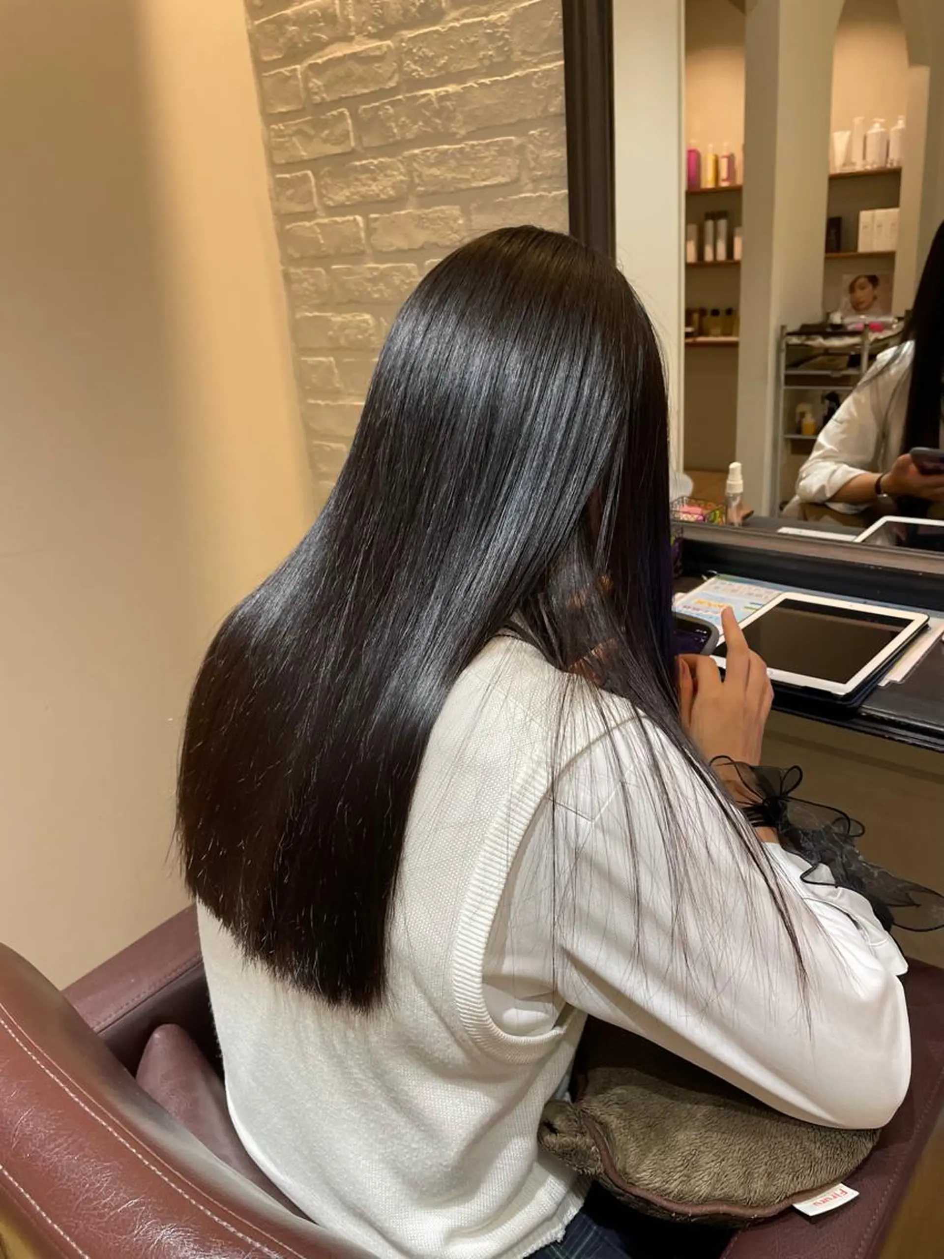 カラー 縮毛矯正 トリートメント 栗林 茉那のヘアスタイル