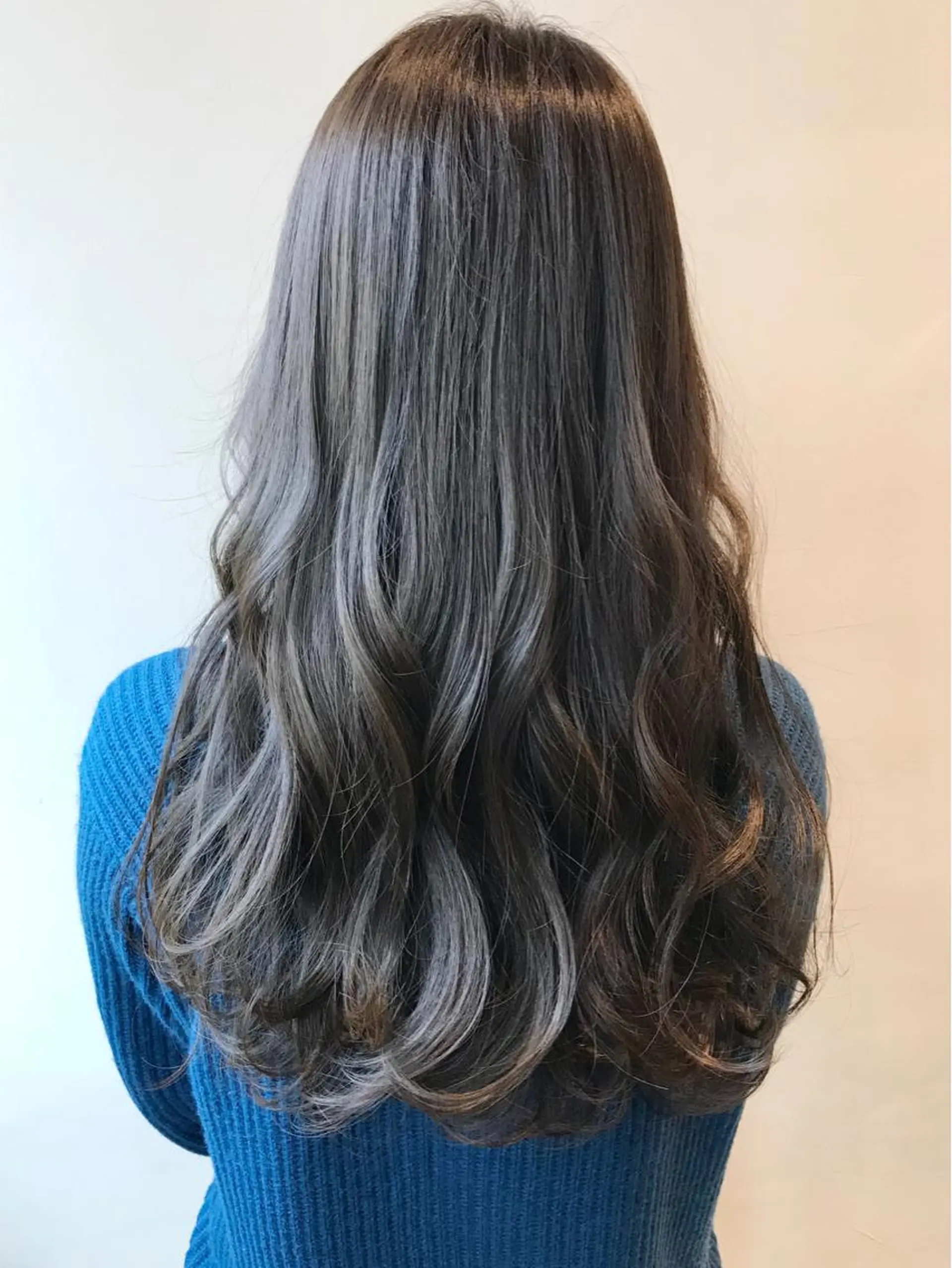 ロング カラー ヘアアレンジ アッシュ SALOWIN銀座VORT所属・小林 佳祐のヘアスタイル