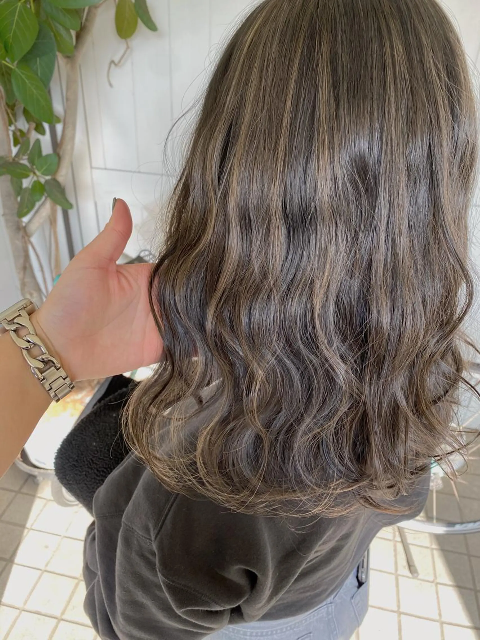 ミディアム カラー ハイライトカラー ハイライト sio.nail&eyebrow salon shimokitazawa2号店所属・nailist mana𖤐´-のネイルデザイン