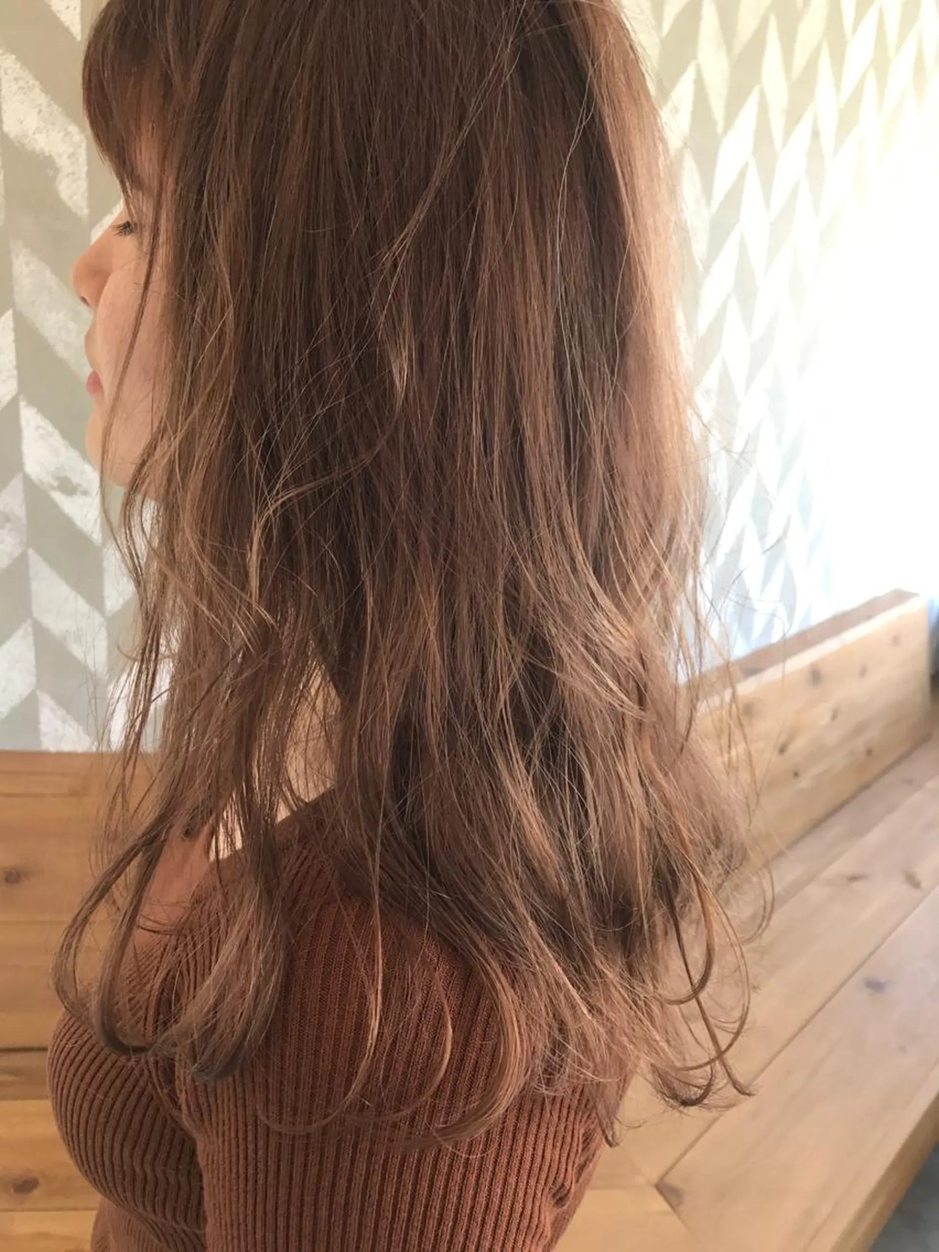 ロング カラー ベージュカラー ブリーチ ケアブリーチ ピンクカラー ピンクベージュ ヘアカラー 入江 志穂のヘアスタイル