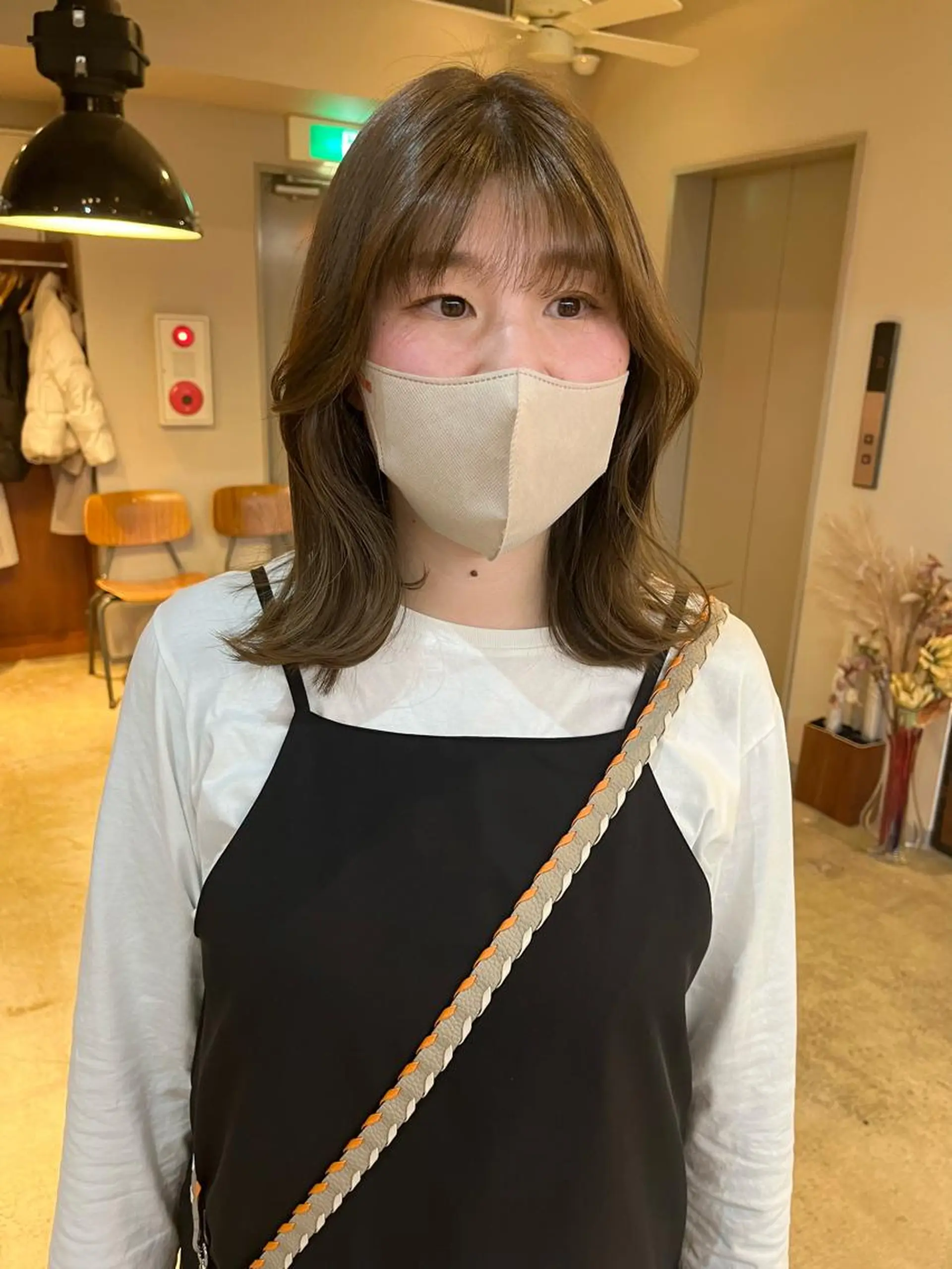 ミディアム カラー ブリーチ 透明感カラー ブリーチなしカラー オリーブカラー カット ヘアカラー トリートメント 🩷ハイトーン透明感 レイヤー🩷ユリカのヘアスタイル