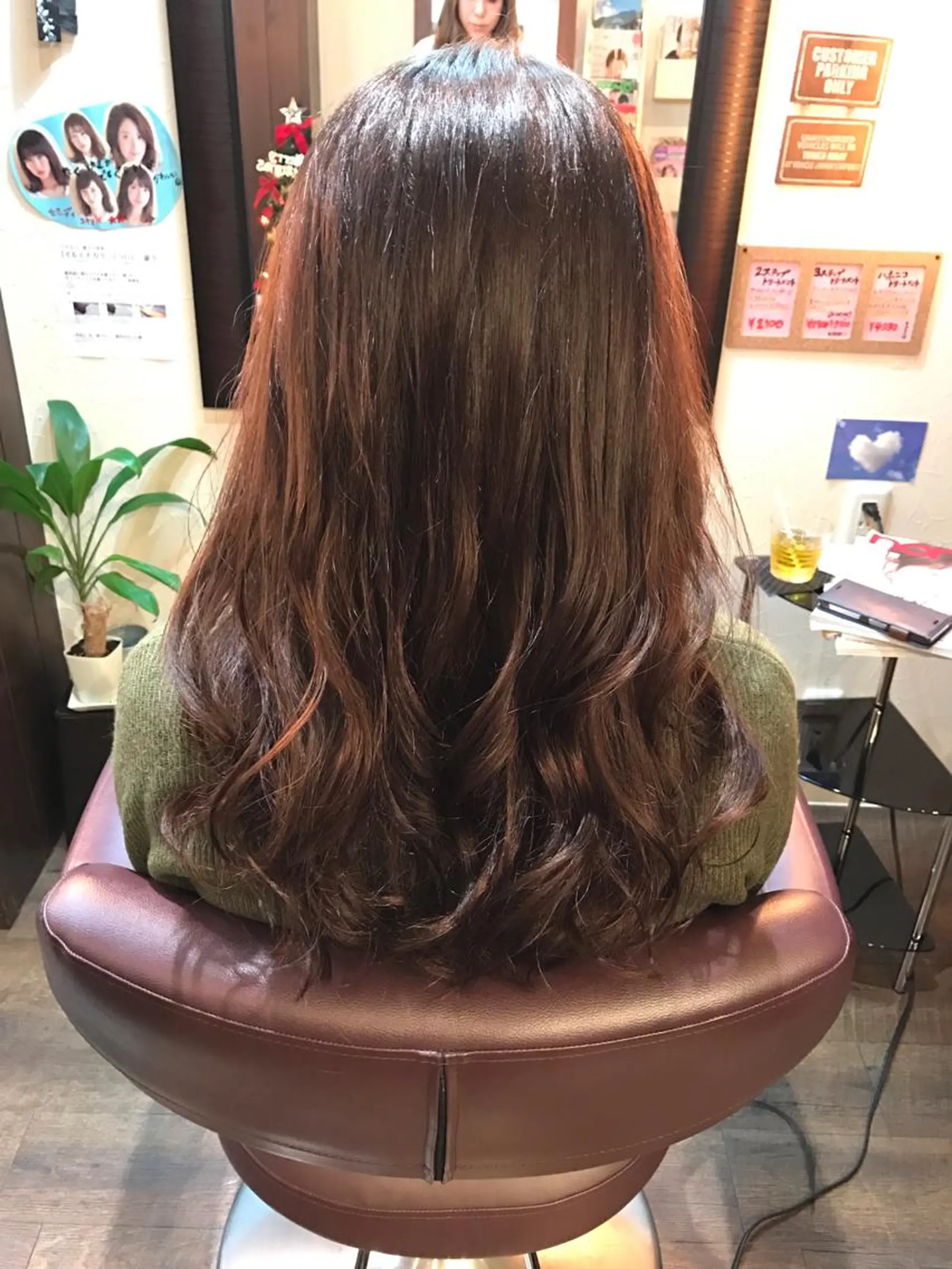 ロング カット ヘアカラー トリートメント トモタニ ミオのヘアスタイル