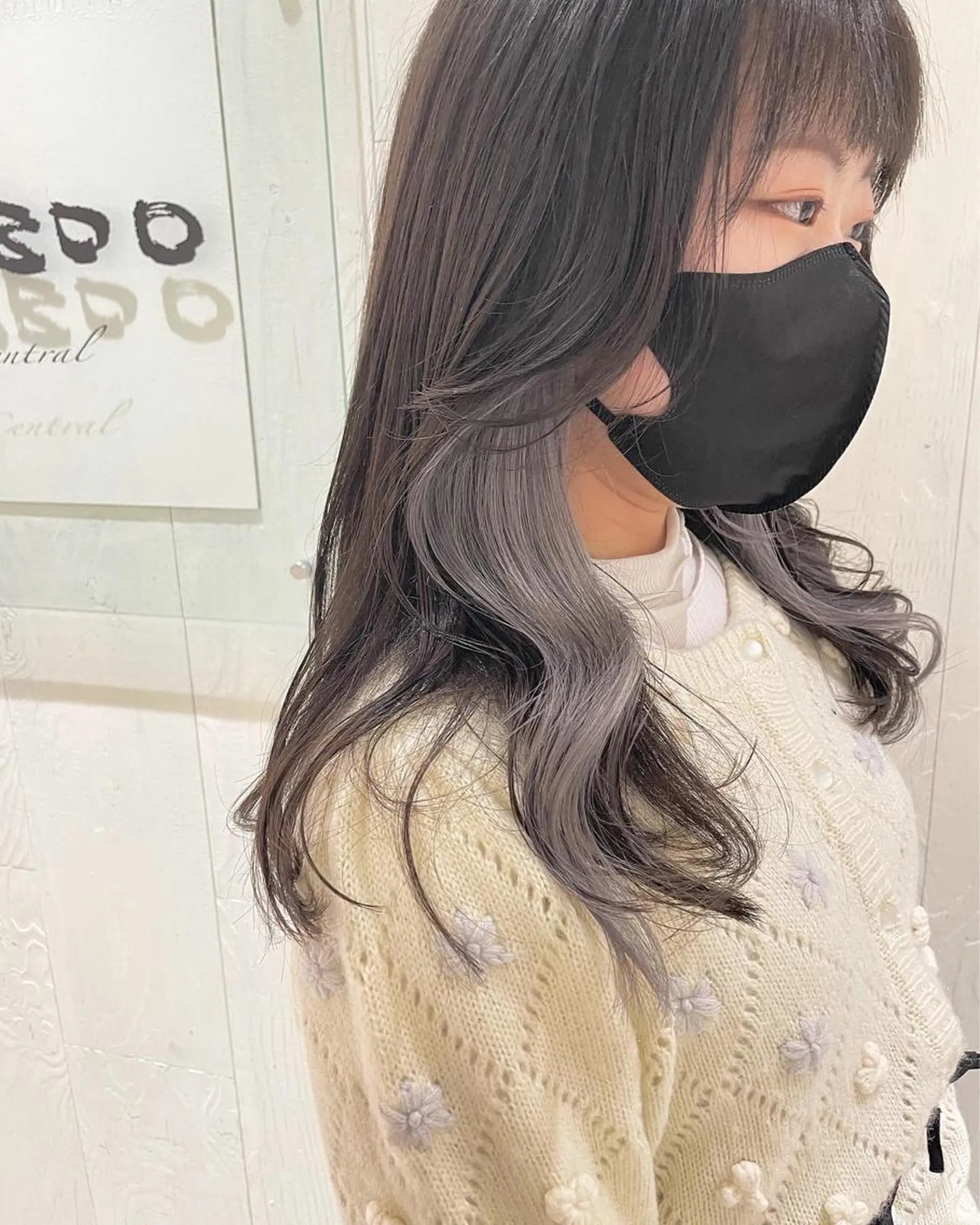 セミロング カラー アッシュ インナーカラー シルバー 外国人風カラー レイヤーカット ヘアカラー トリートメント 河合秀明/ハイライト /インナーカラーのヘアスタイル