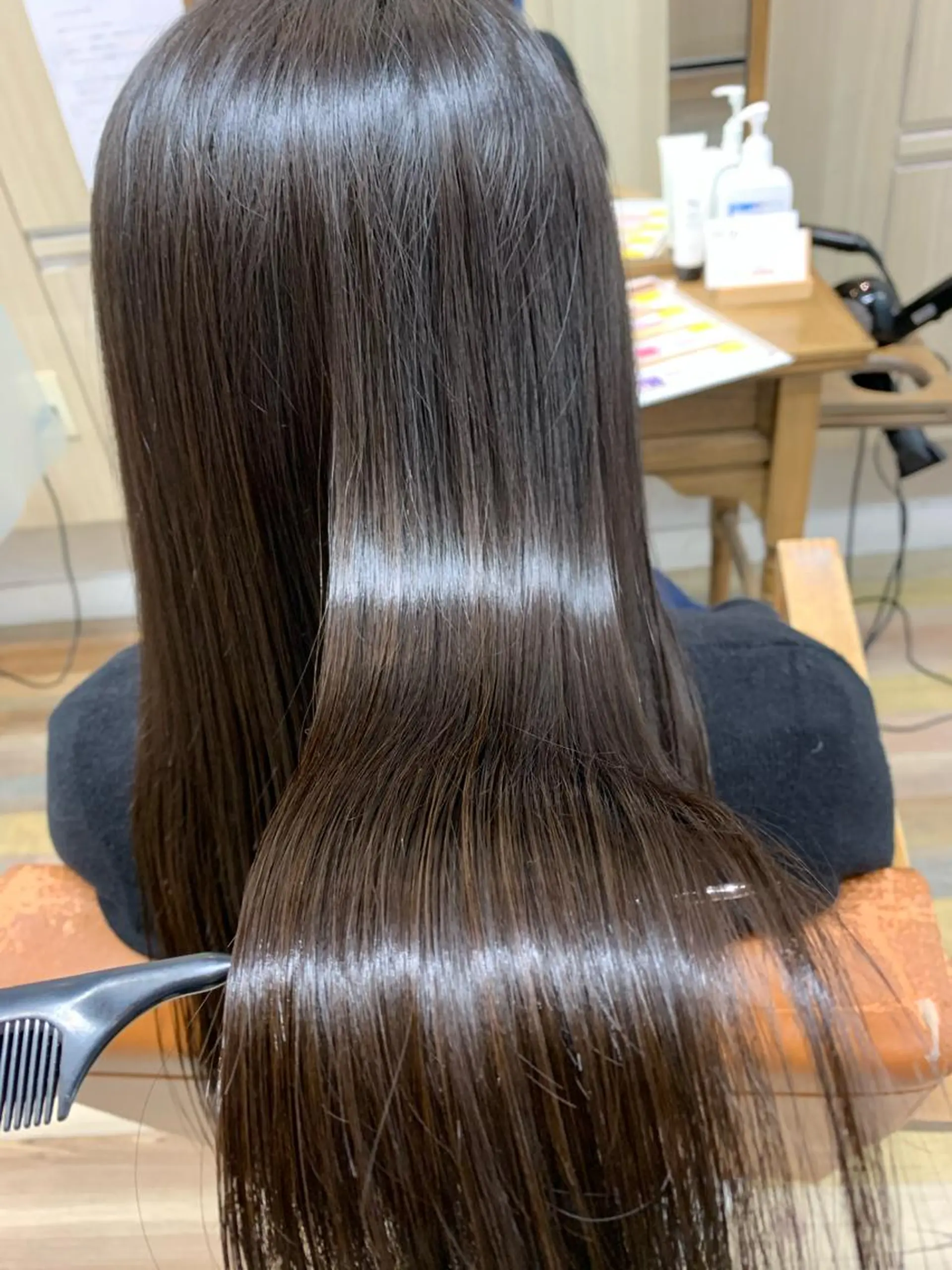 ロング 縮毛矯正 zina 流山おおたかの森所属・髪質改善×地毛風 ストレートで美髪◎のヘアスタイル