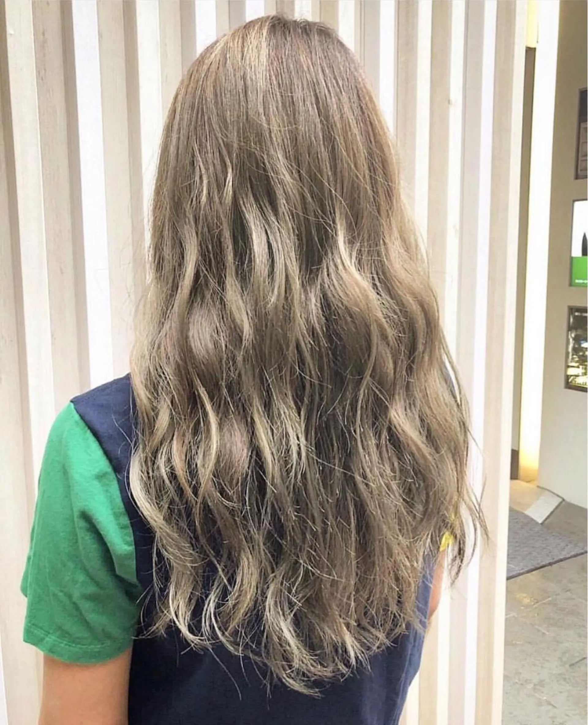 ロング ハイライト レイヤーカット salowin 原宿 aroa所属・韓国／ハッシュカット ／透明感カラー／金野のヘアスタイル