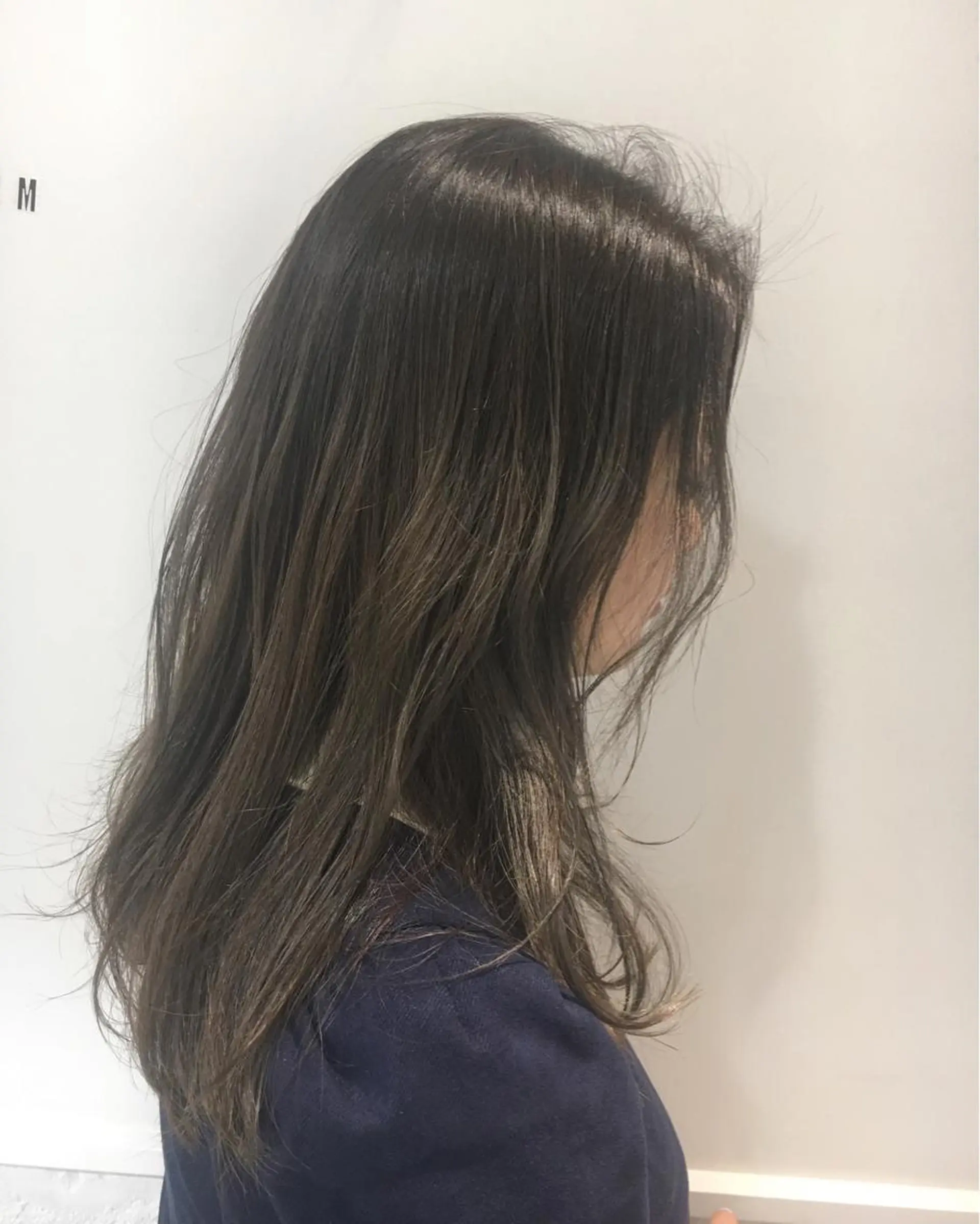 カラー ブルーカラー ブルーグレー ブルーグレージュ グレージュ カット ヘアカラー 江原 彩華のヘアスタイル