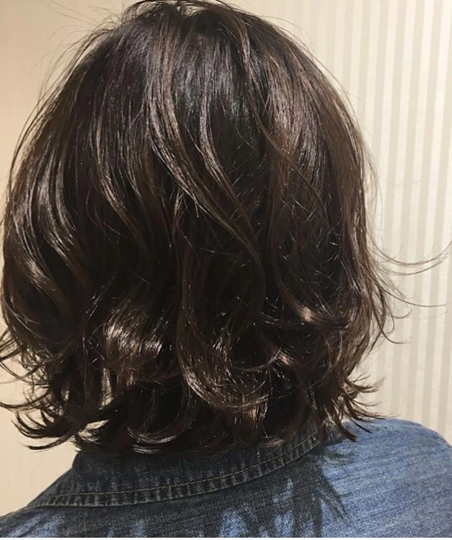 ミディアム アッシュ ハイライト 依田 寿美子のヘアスタイル