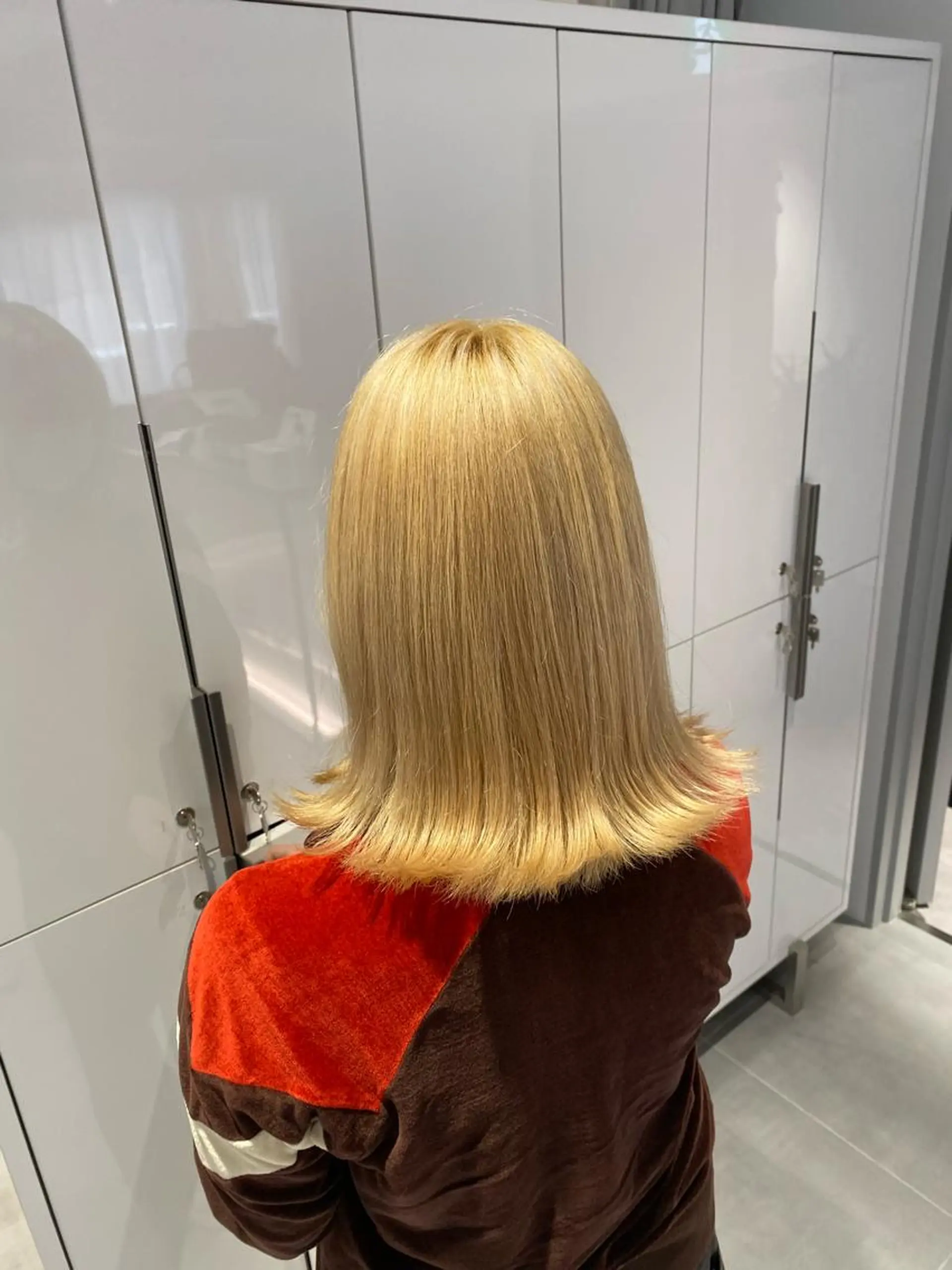 ミディアム カラー ヘアアレンジ ブリーチ ヘアカラー トリートメント ヘッドスパ ヘアセット 小顔ショート✨️ RIEのヘアスタイル