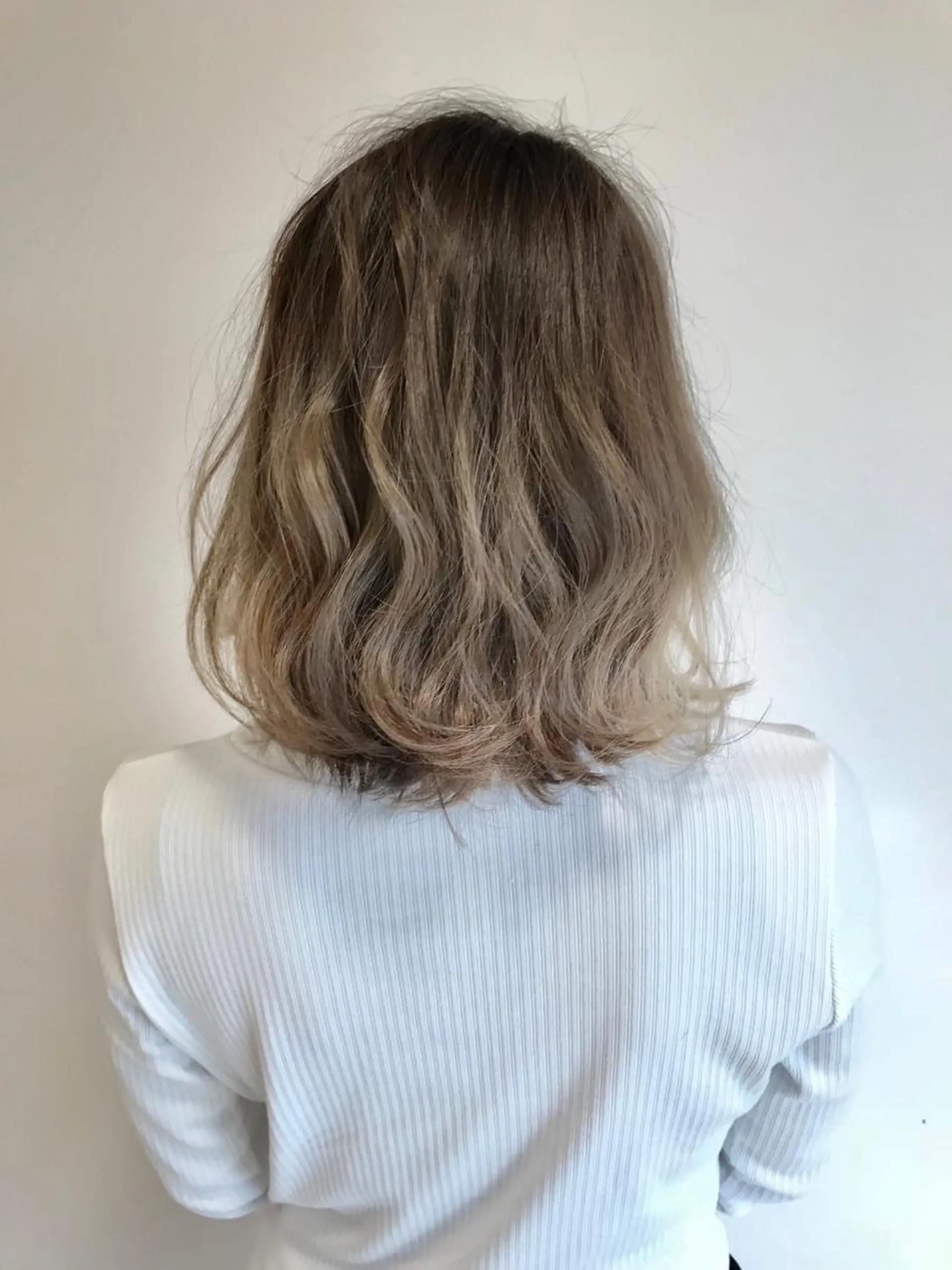 ミディアム カラー グラデーションカラー グレージュ ヘアカラー トリートメント chiyo yasuのヘアスタイル