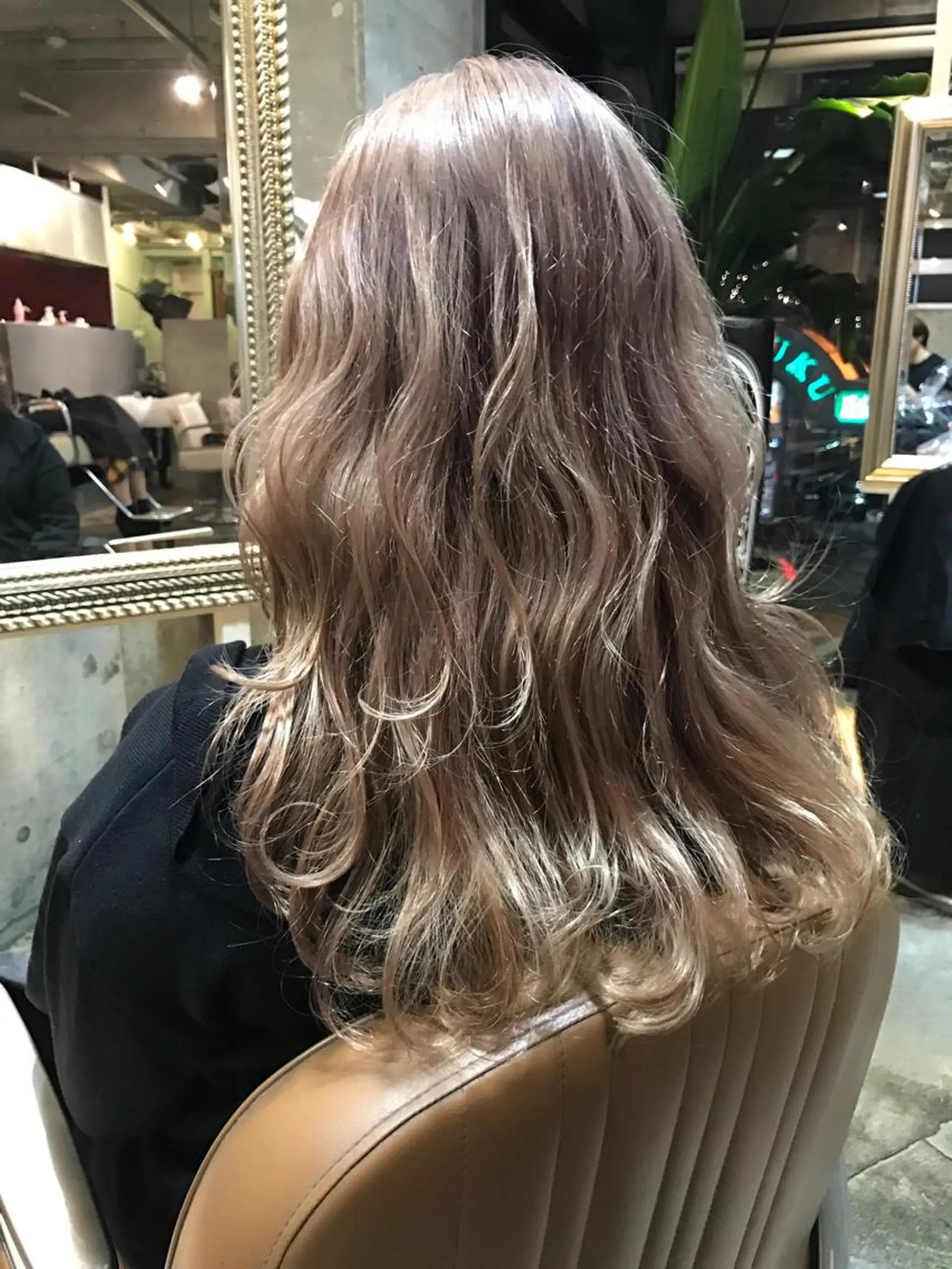 セミロング カラー ベージュカラー ダブルカラー 高比良 剛のヘアスタイル