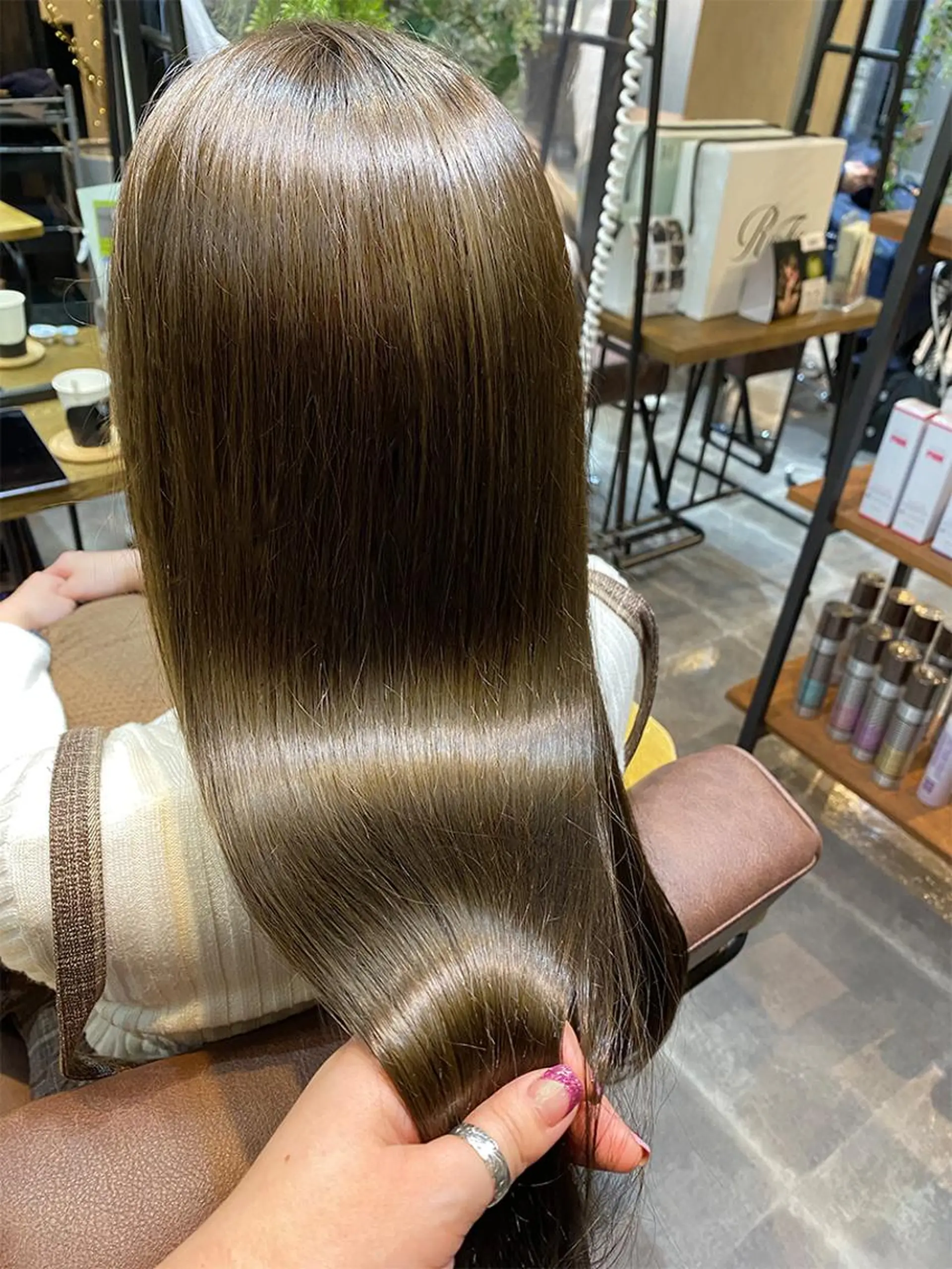 セミロング カラー セミロングパーマ バレイヤージュ ブリーチ ケアブリーチ デザインカラー ROW町田🌿 大人可愛い/艶髪改善のヘアスタイル