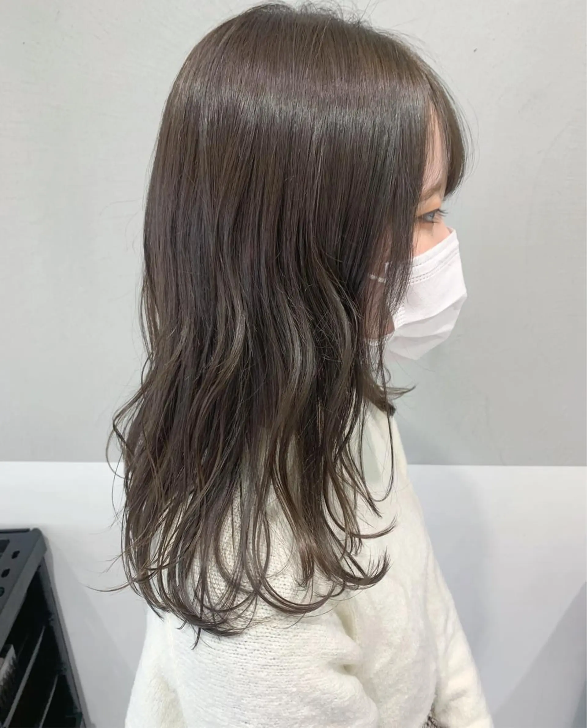 セミロング カラー ブリーチ ブリーチなしカラー minami🪷 暖色カラーのヘアスタイル