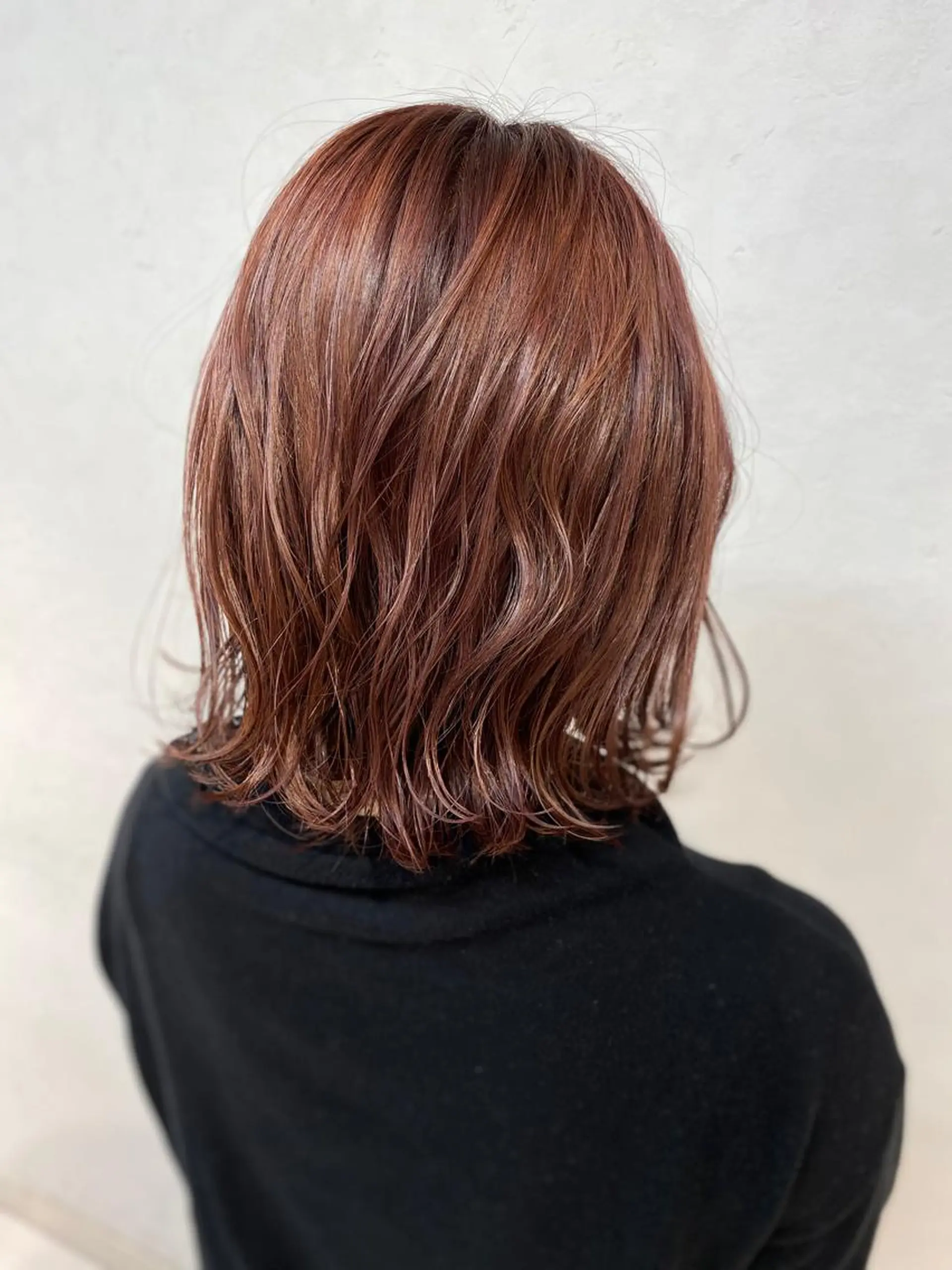 ショート カラー ブリーチ ケアブリーチ レッドカラー 岡本 拓朗のヘアスタイル