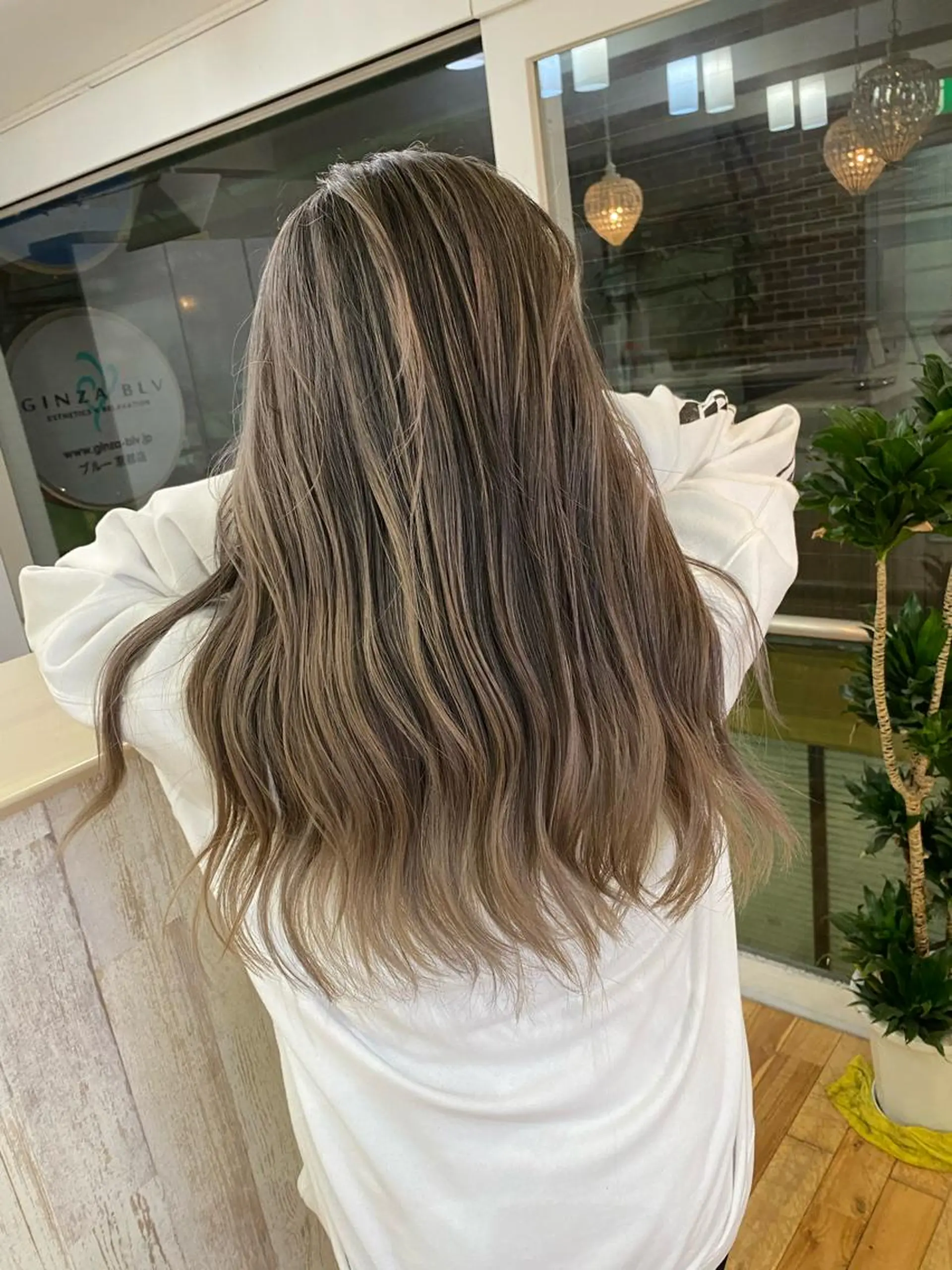 セミロング カラー ヘアアレンジ カット ヘアカラー トリートメント 久米 治仁のヘアスタイル