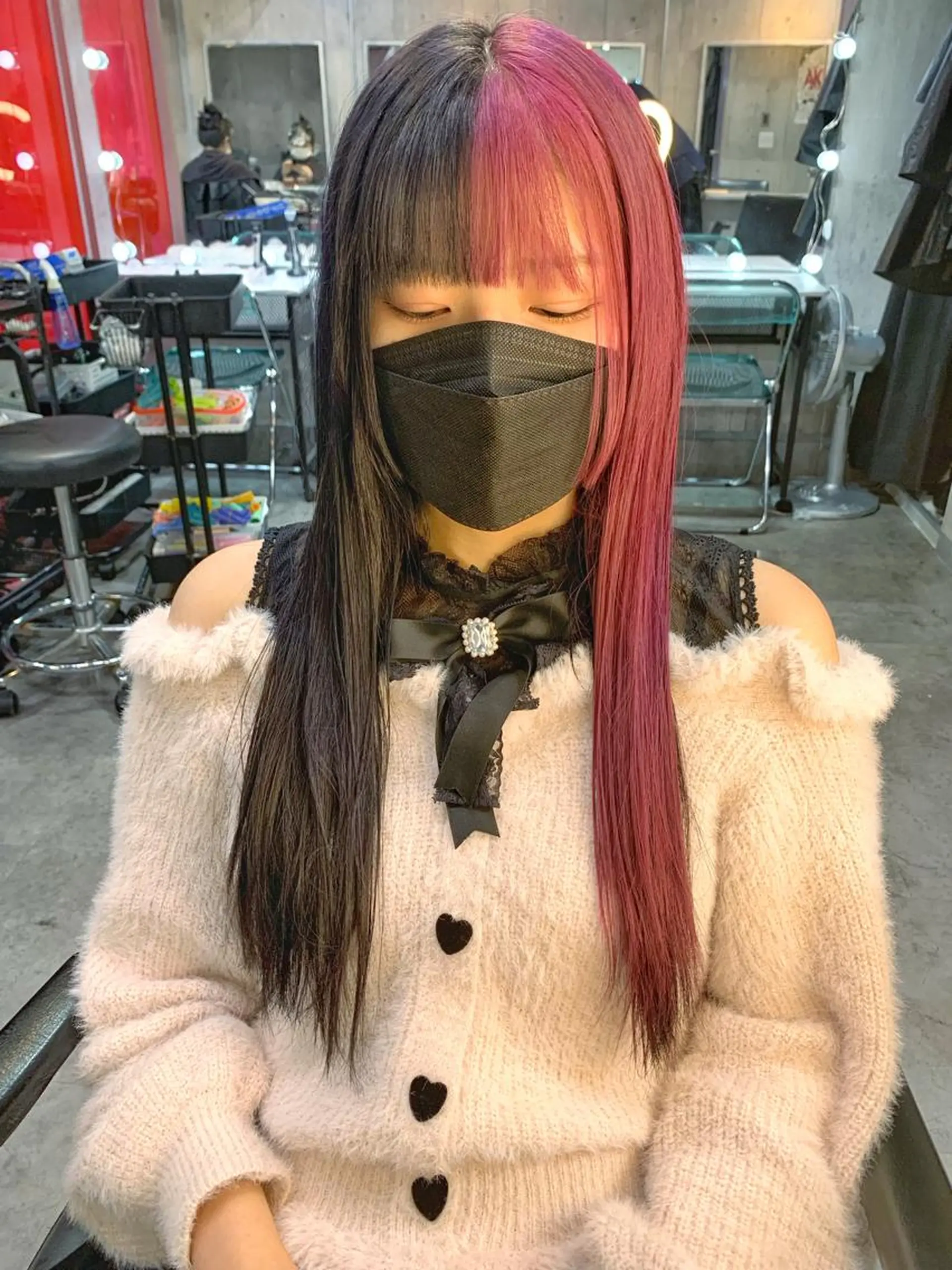 セミロング カラー ツートーンカラー ホワイト&レイヤーカ ットエクステ長畠俊輔のヘアスタイル