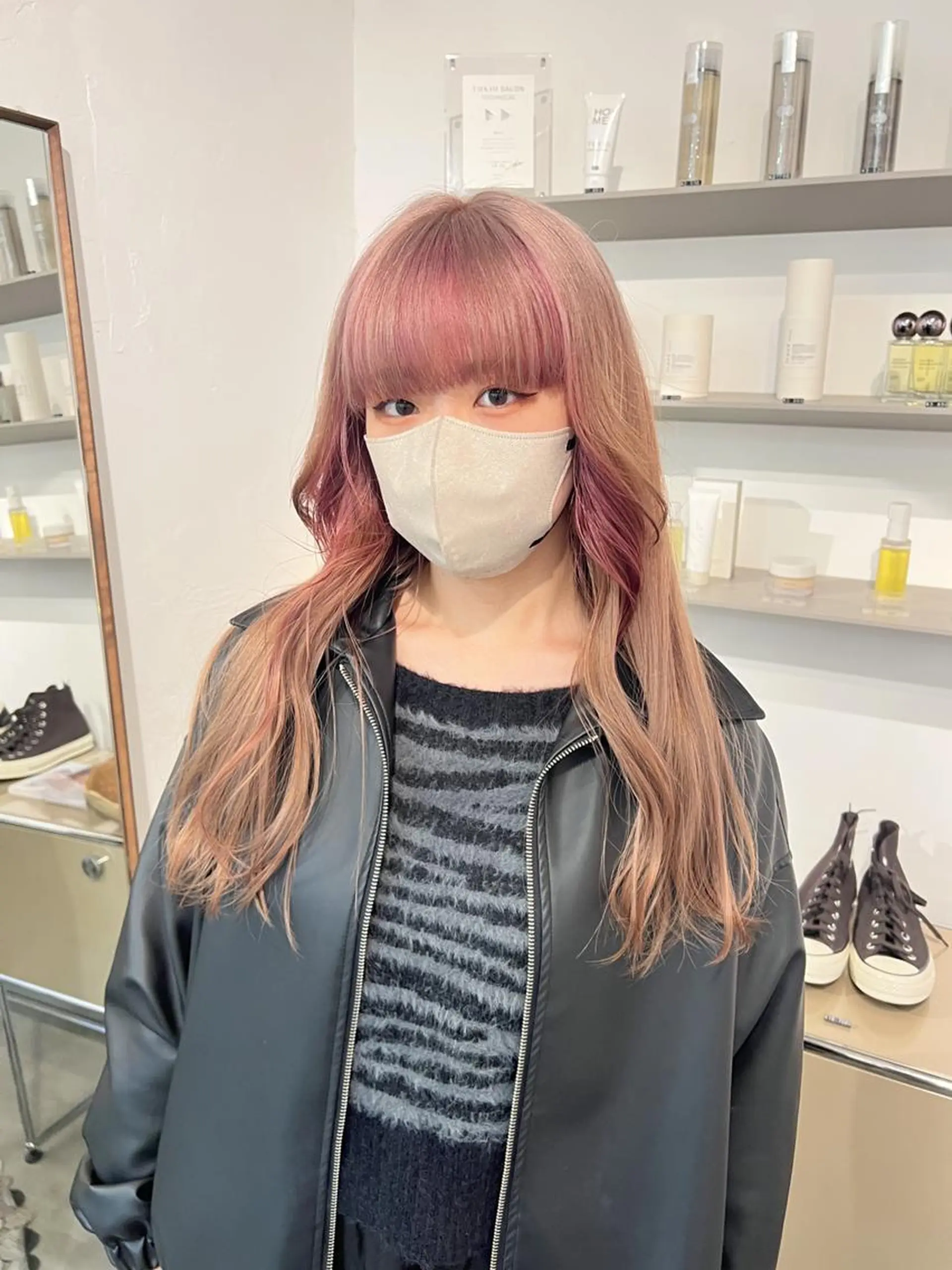 ロング カラー ベージュカラー デザインカラー ミルクティーベージュ ピンクカラー バイオレットカラー ヘアカラー ブリーチカラーが人気 onnuのヘアスタイル