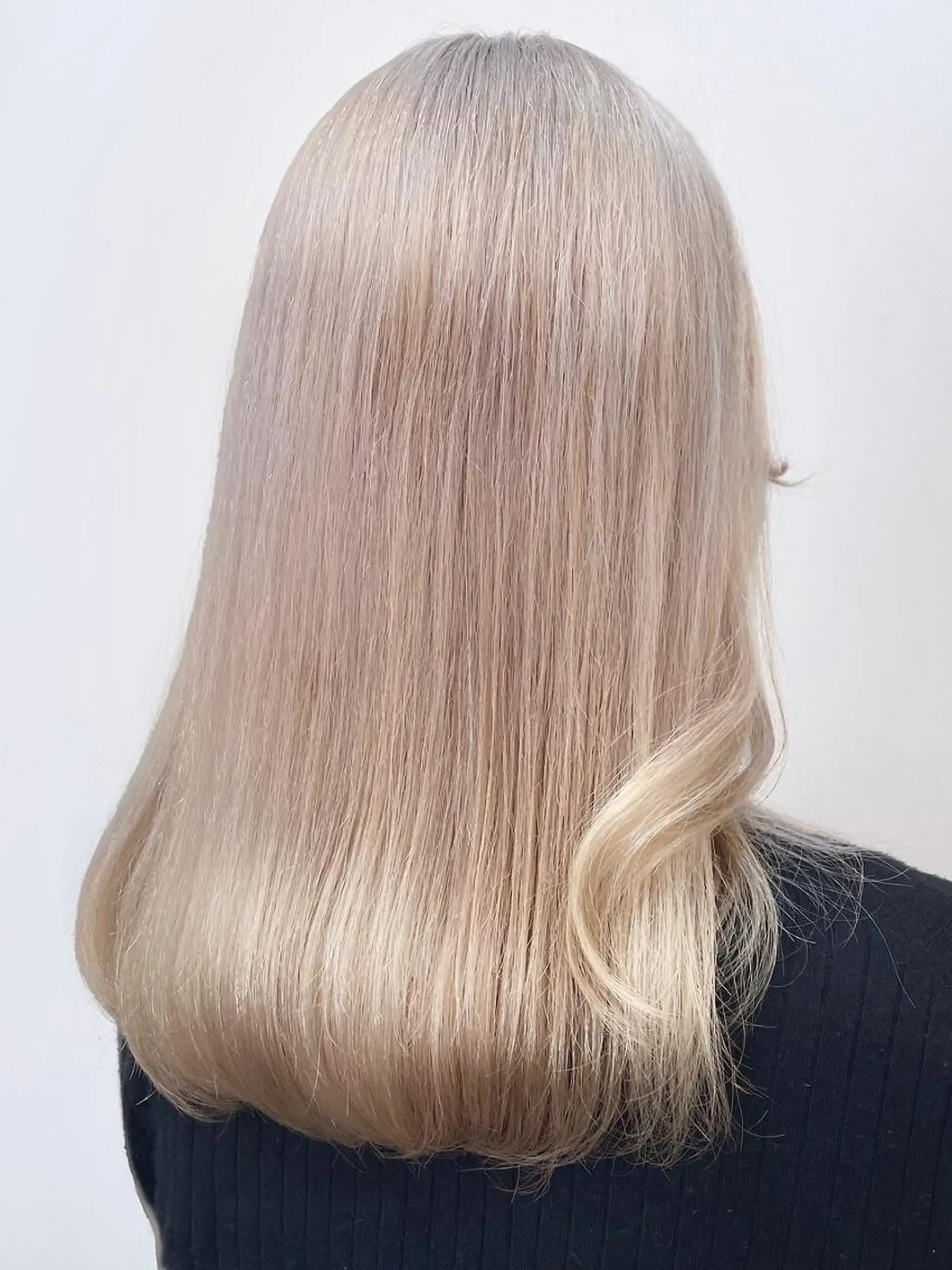 カラー Blossomミカ 🦋眉マツパマツエクのヘアスタイル