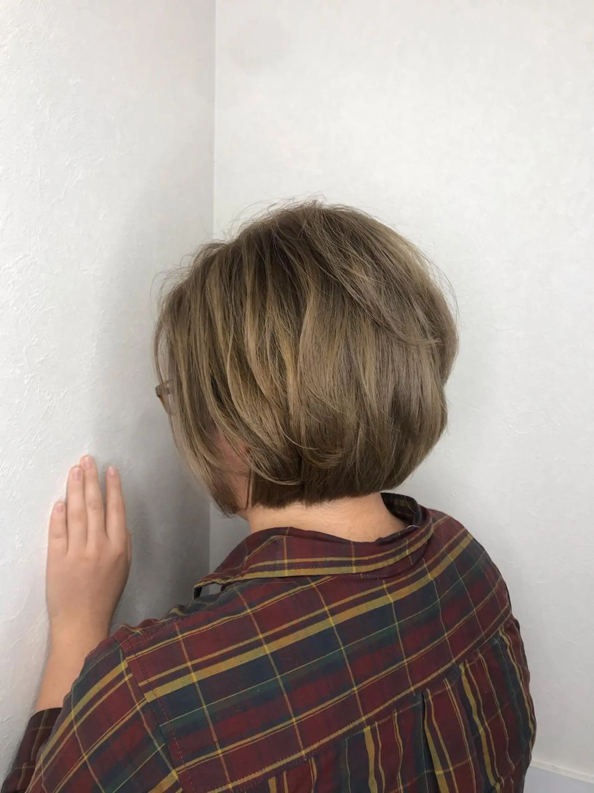 ショート カラー グレージュ ヘアカラー 柴田 祐輔のヘアスタイル