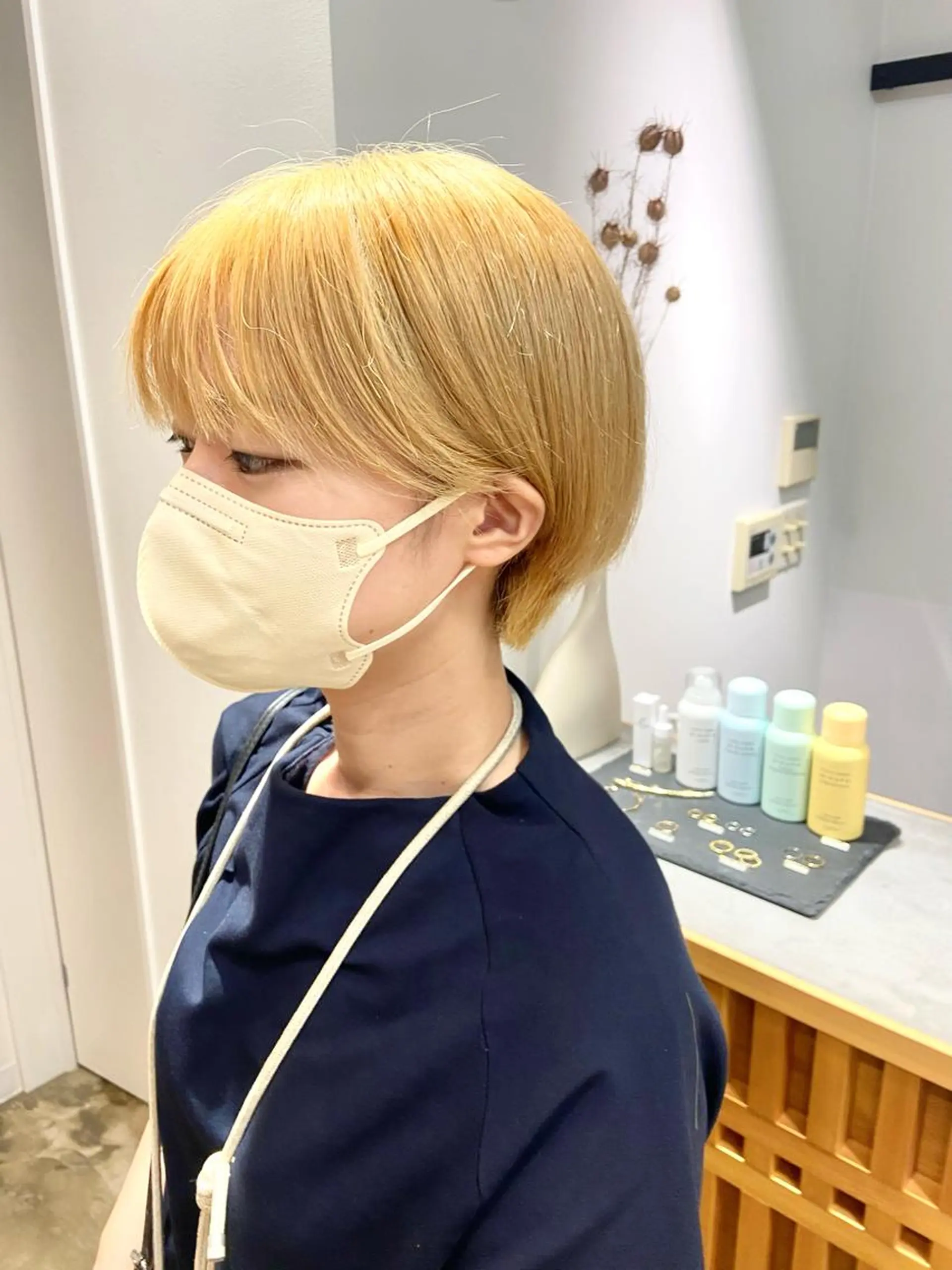 ショート カラー écouter所属・ジェンダーレスカット ハイトーン/カイセイのヘアスタイル