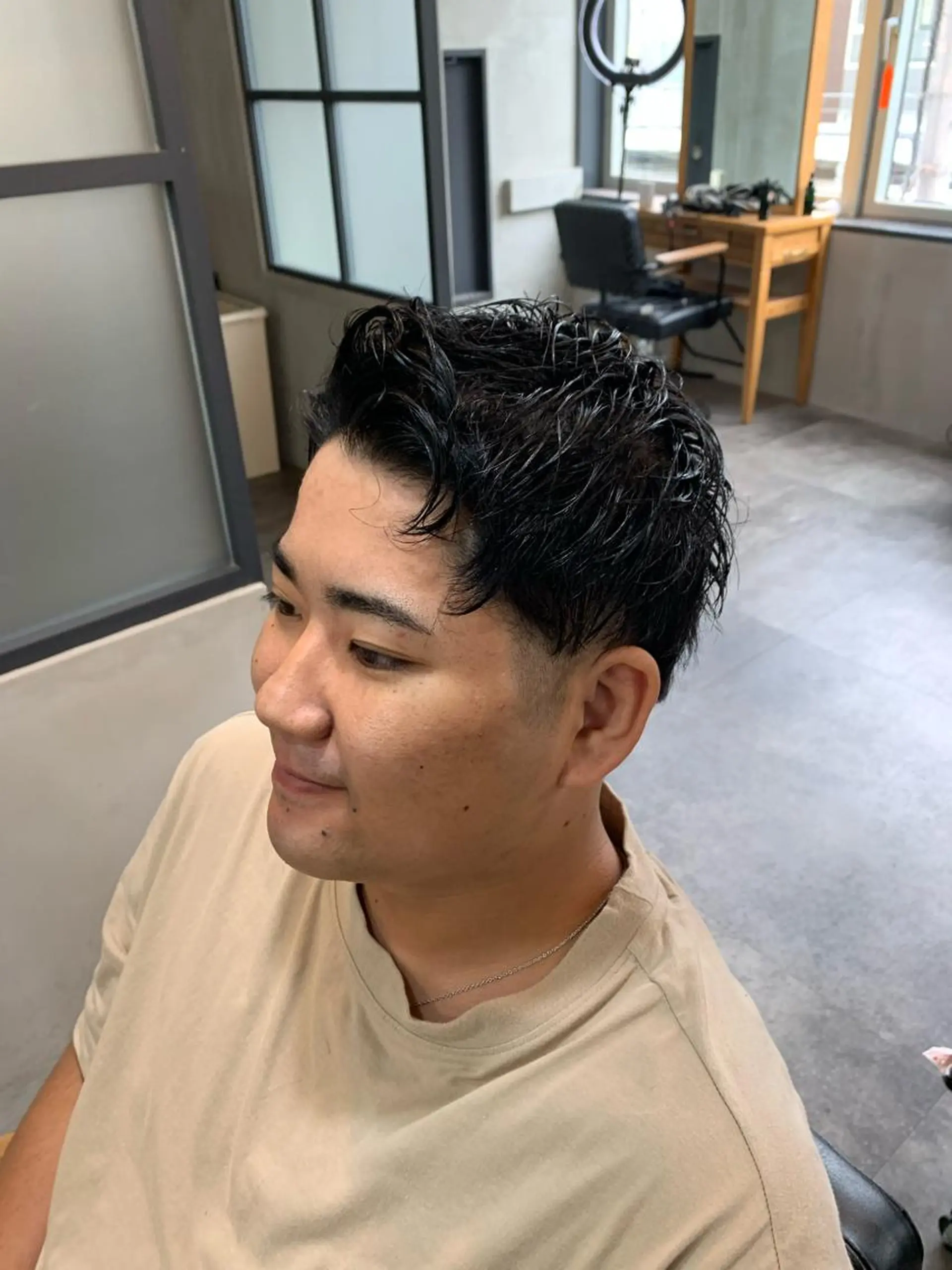 パーマ メンズ 🫧顔まわりレイヤー カット🫧🧼白石輝のヘアスタイル