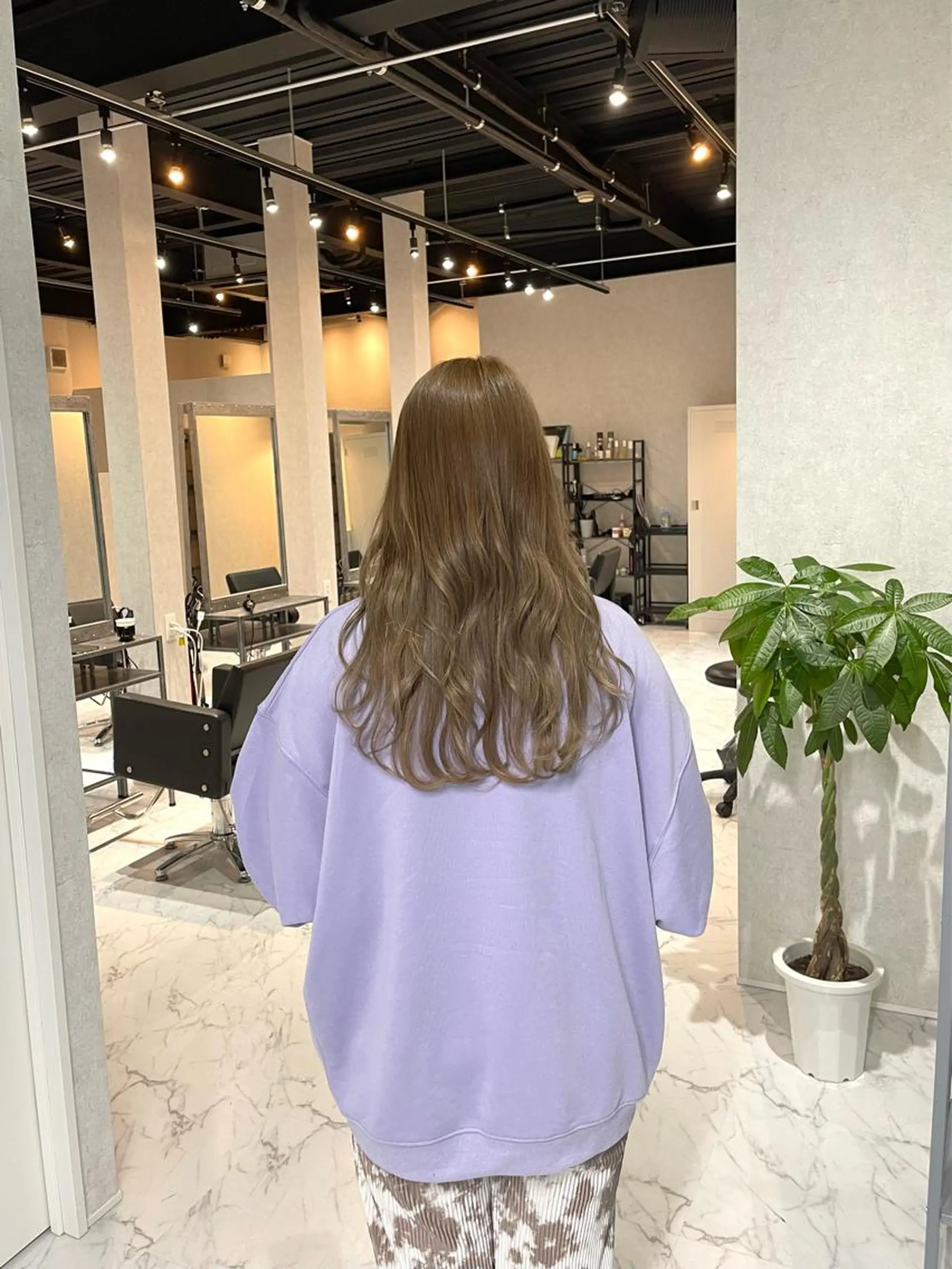 セミロング カラー ヘアアレンジ バレイヤージュ デザインカラー ハイライトカラー 外国人風カラー ハイライト カット ヘアカラー トリートメント アンドウ ユウ/ レイヤーカット/韓国のヘアスタイル