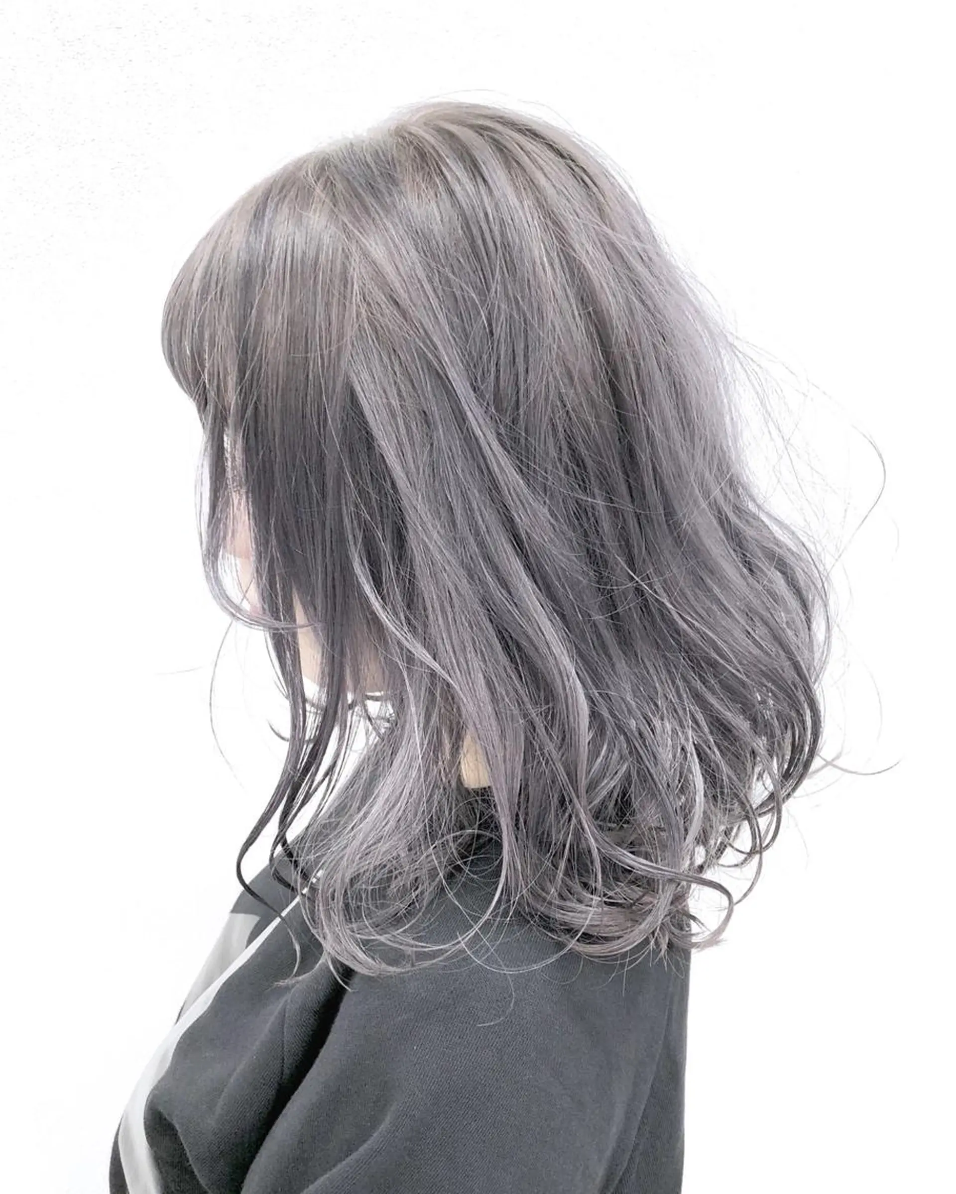 ミディアム カラー ブリーチ グレージュ ラベンダーカラー ラベンダーグレージュ ラベンダーグレー メンズ特化 パーマ/オザワのヘアスタイル