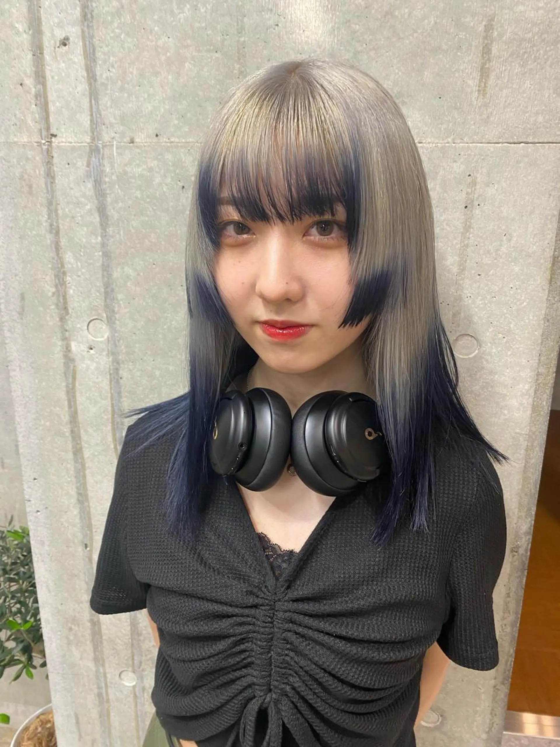 ロング カラー デザインカラー ヘアカラー トリートメント Yahiko ハイトーンのヘアスタイル