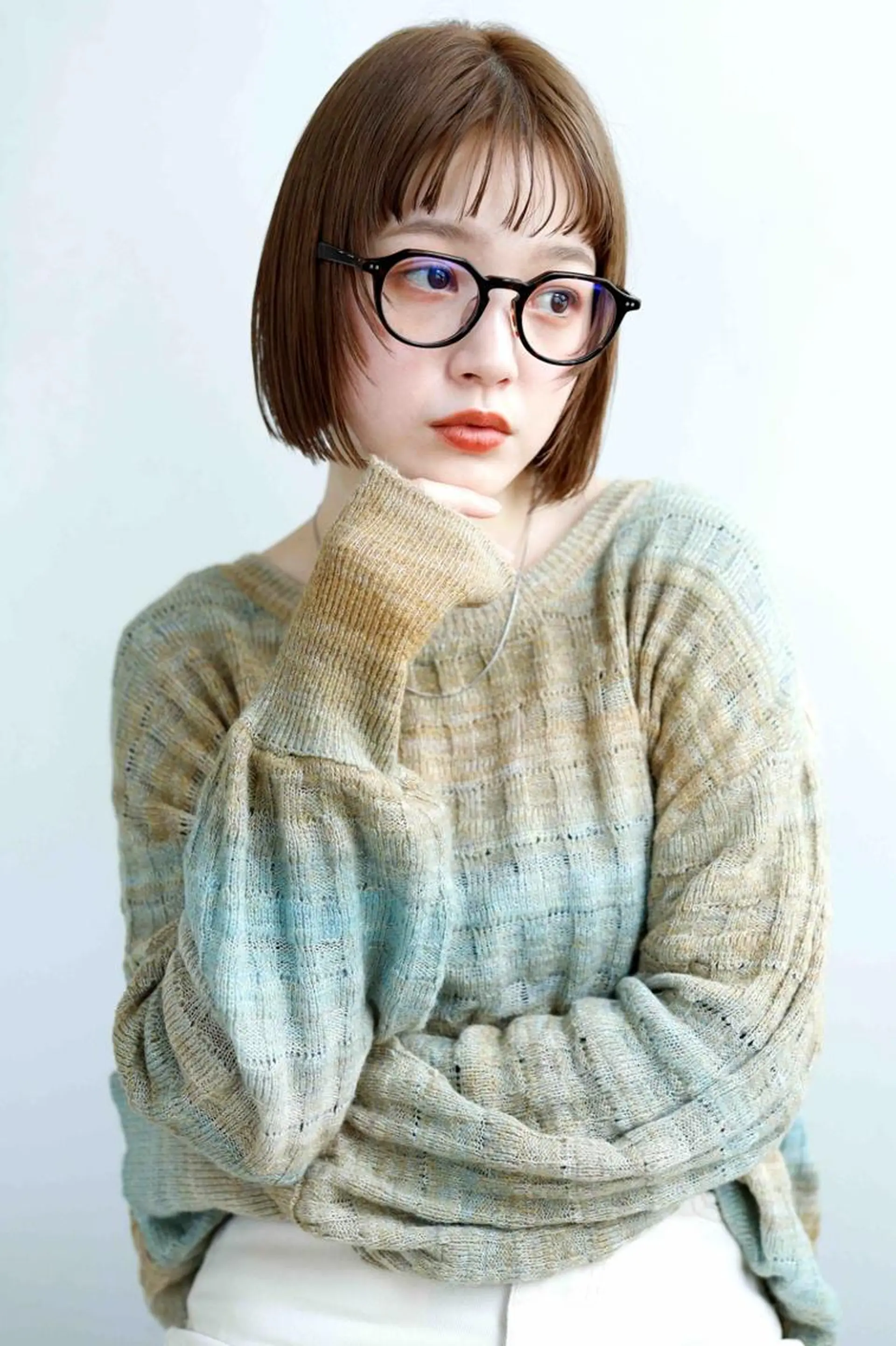 ショート カラー アディクシーカラー ベージュカラー ケアカラー 透明感カラー イヤリングカラー カット ヘアカラー トリートメント ヘアケア特化型サロン newi 梅田のヘアスタイル
