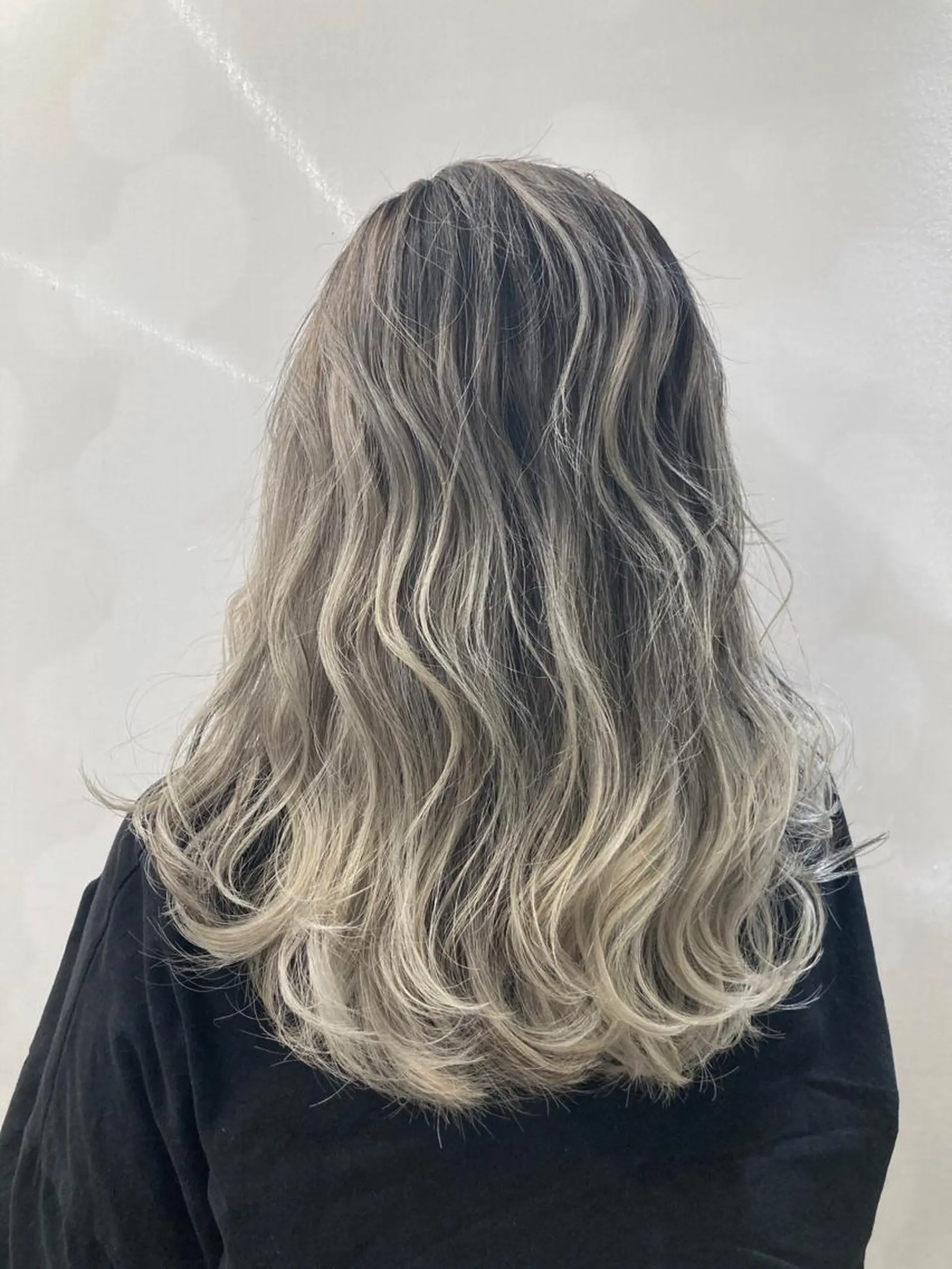 セミロング カラー グレージュ ミルクティーグレージュ ヘアカラー トリートメント ブリーチ&似合せボブ 田中寛十のヘアスタイル