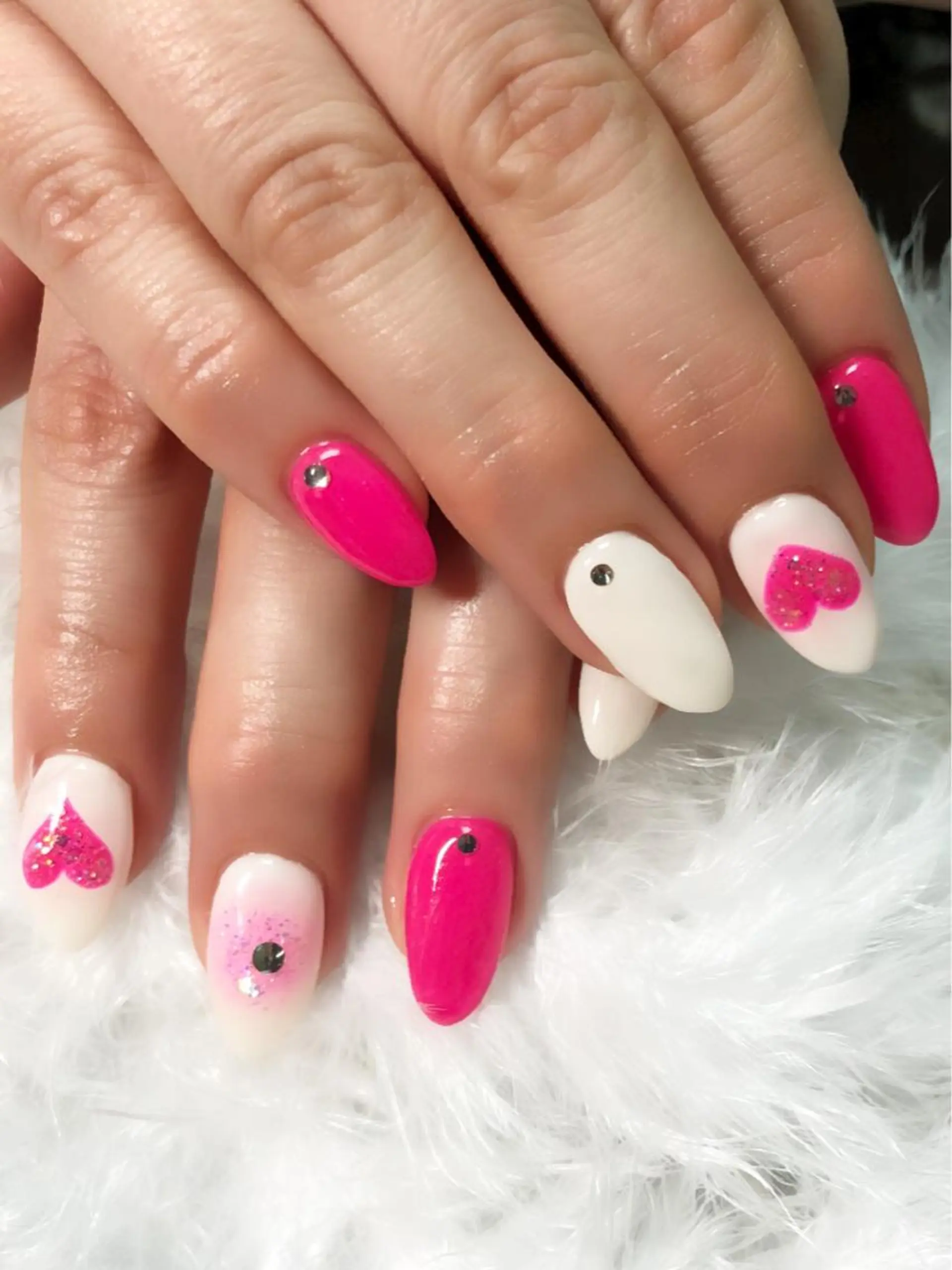 ネイル チークネイル ハート キラキラネイル ラメ(グリッター) シンプルネイル ハンドネイル CITRAtotal beautyのネイルデザイン