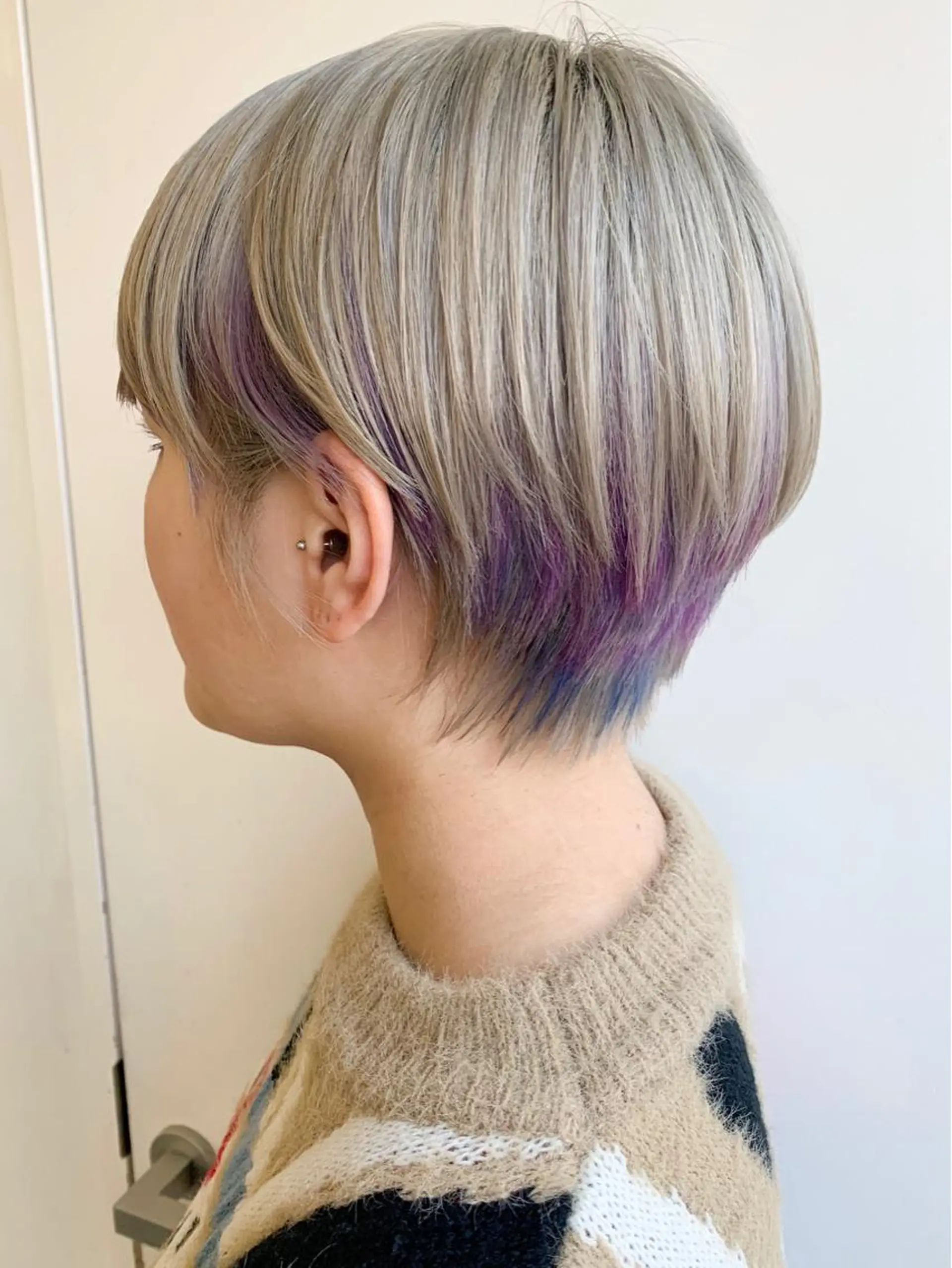 ショート nuu所属・💜ショート💜 ウルフ、ボブ二色亜美のヘアスタイル