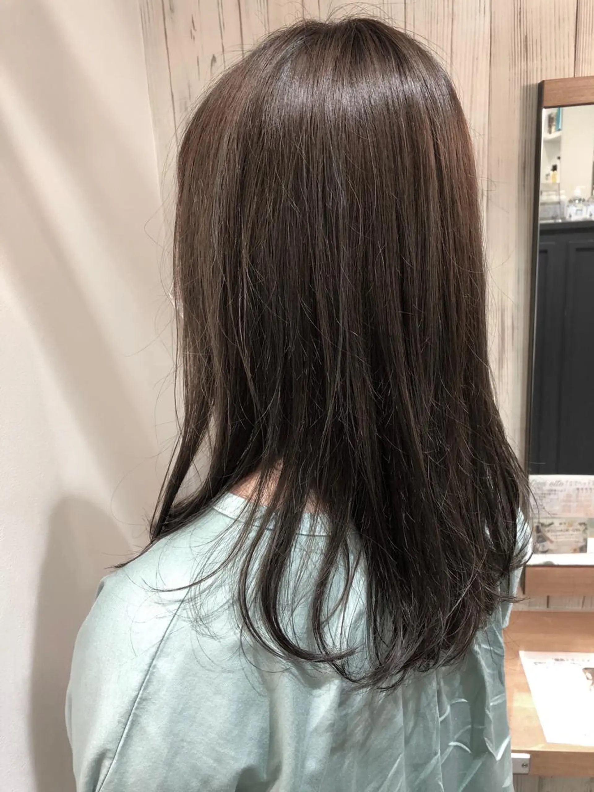 セミロング 細沼 葵のヘアスタイル