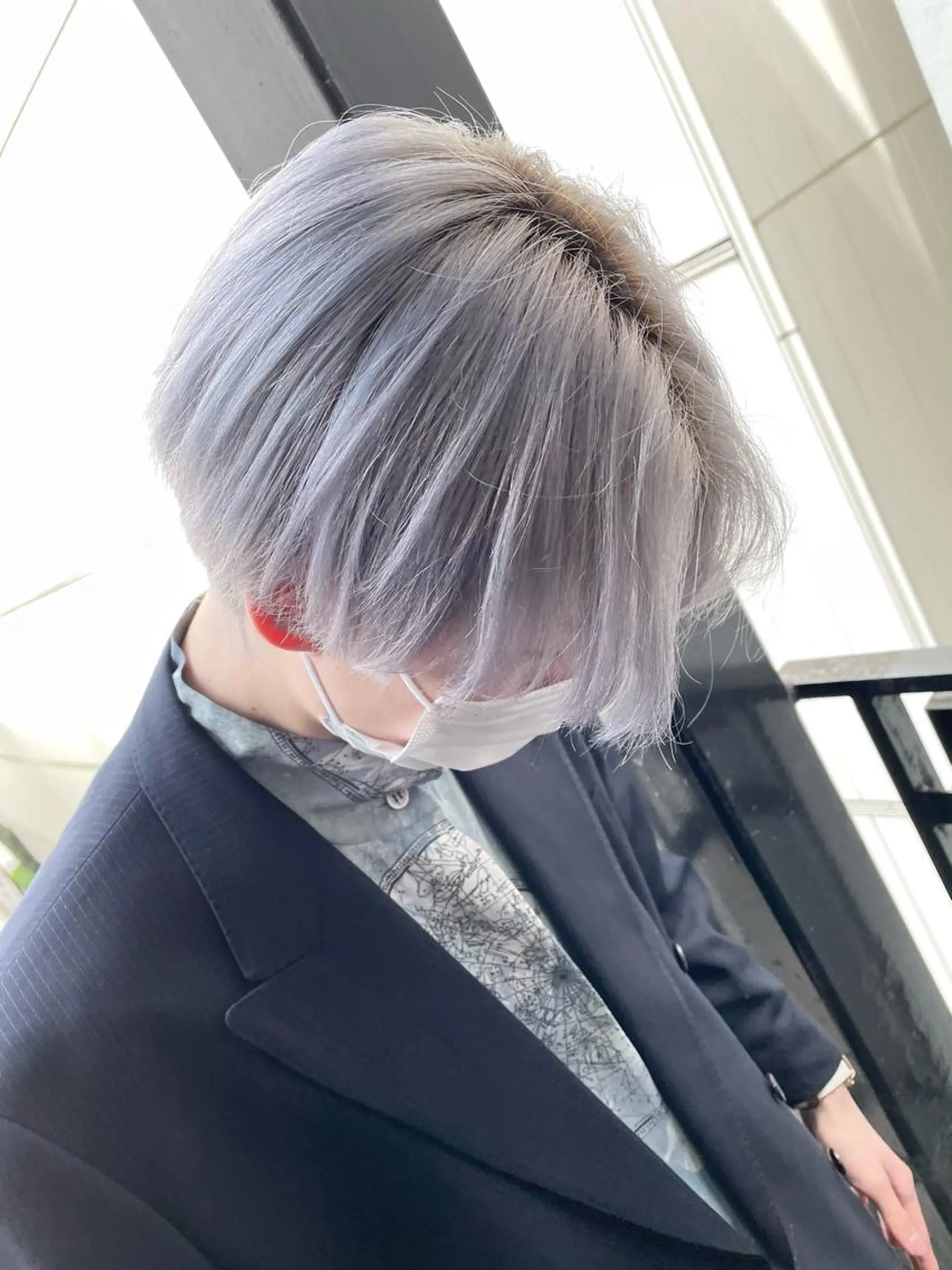 ショート カラー メンズ シルバー ホワイトシルバー meme原宿所属・ブロンド・ハイトーン ／遠藤将太のヘアスタイル