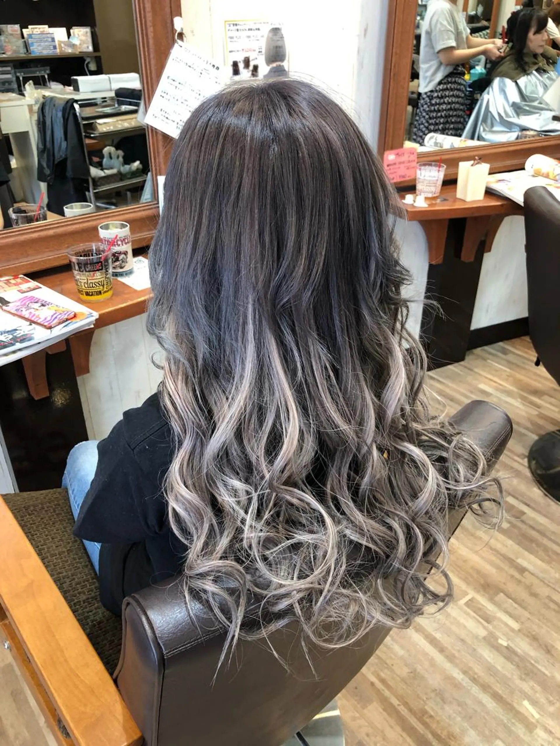 ロング ヘアカラー エクステ LOCO Ko-kiのヘアスタイル
