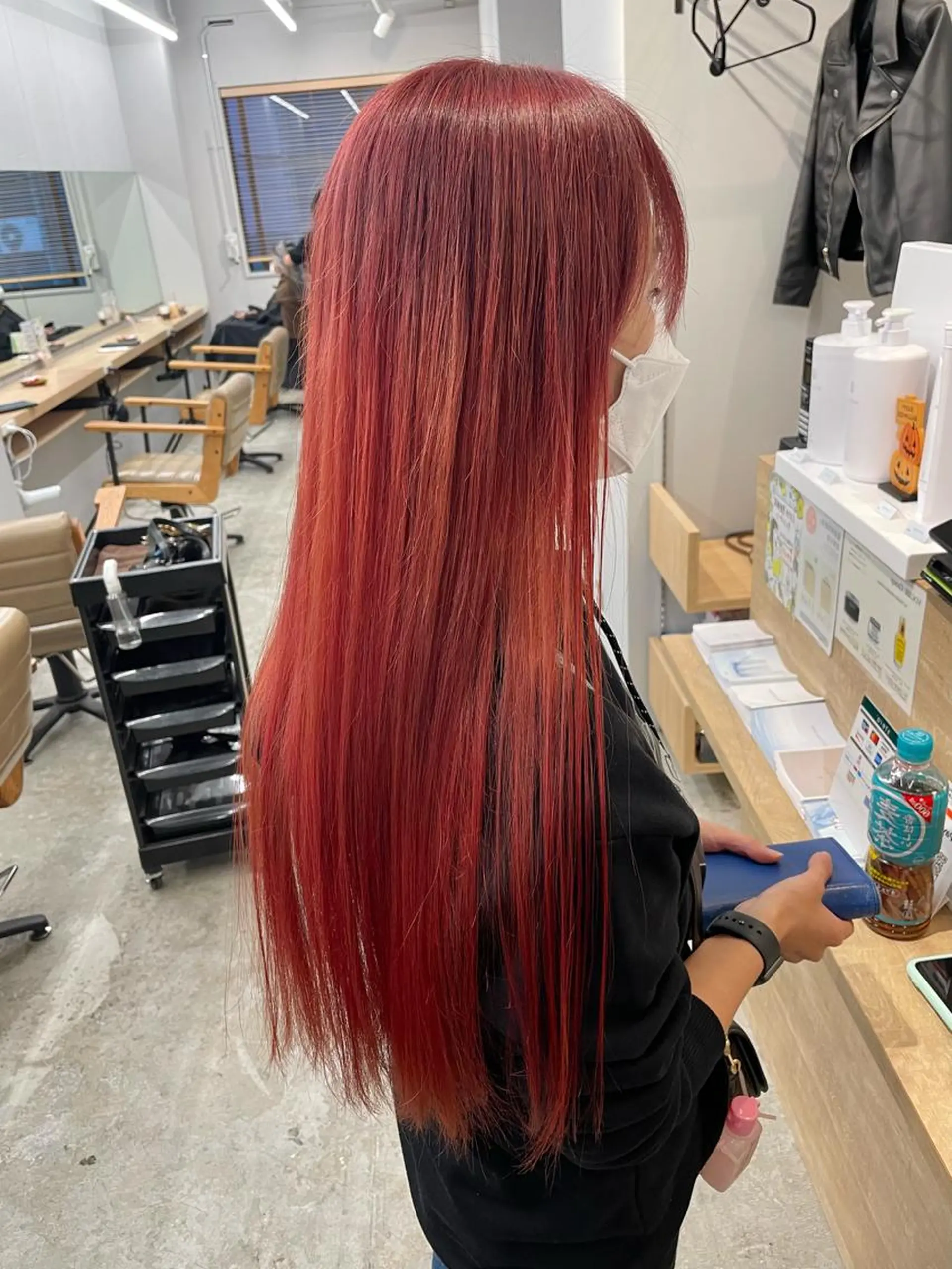 ロング SAEKI【ior 】北千住店ブリーチのヘアスタイル
