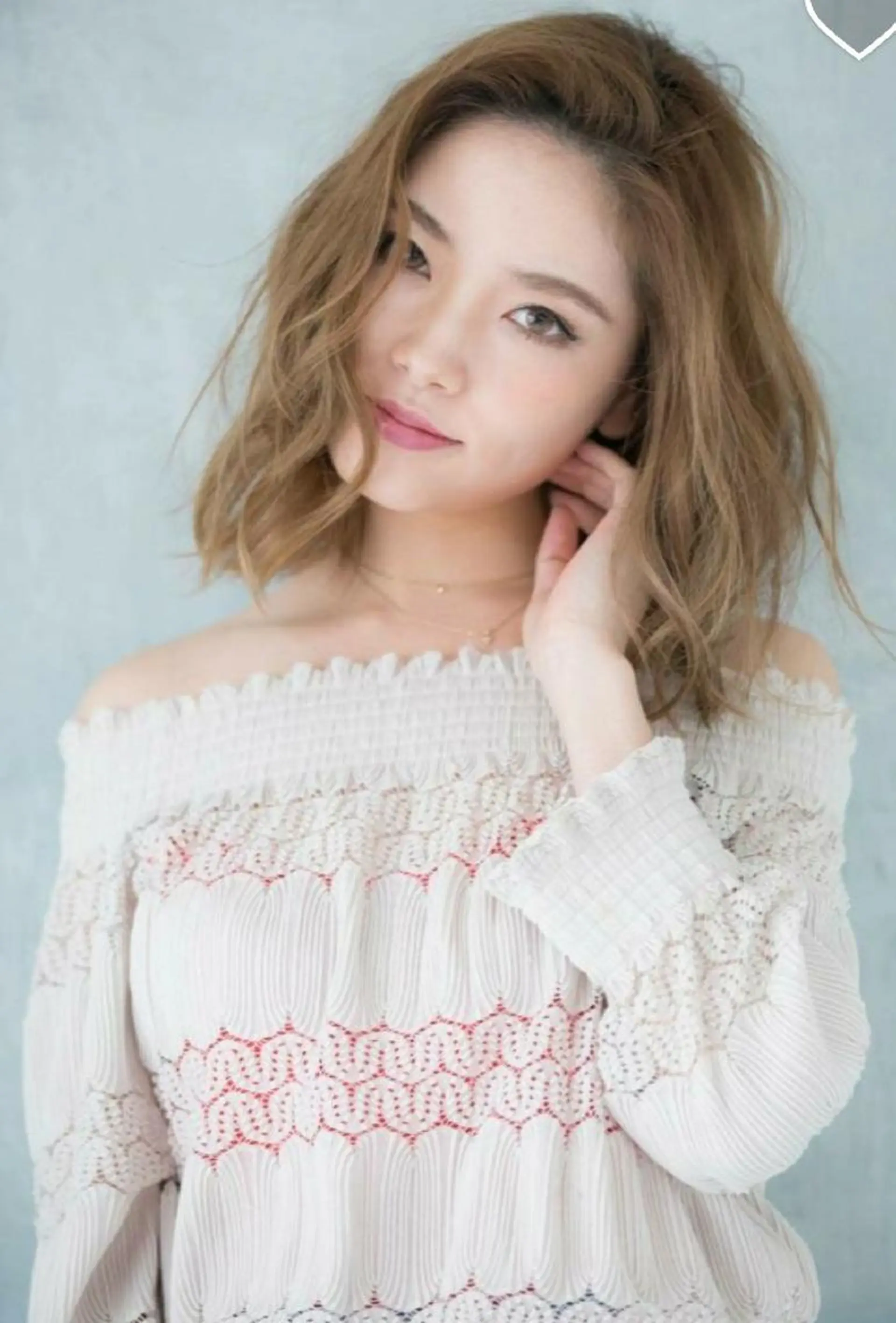 ミディアム SALOWIN神宮前五丁目店所属・🇰🇷韓国風艶髪✨ 髪質改善 倉岡しおんのヘアスタイル