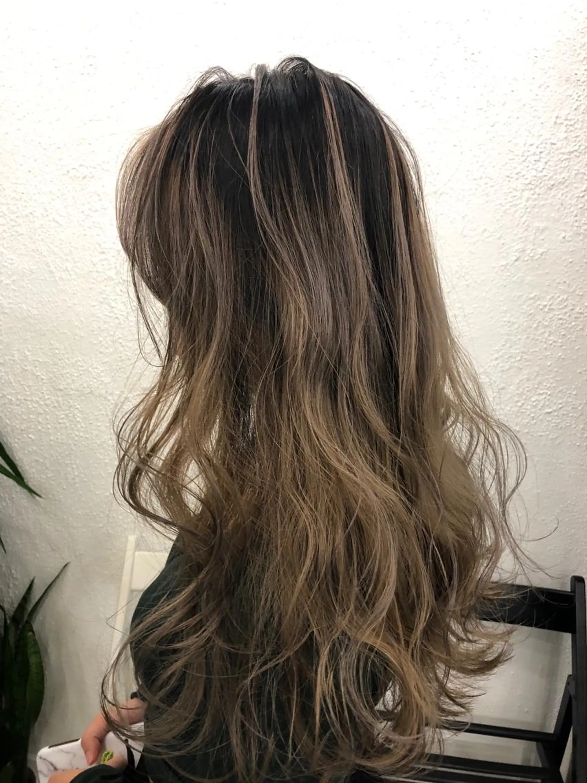 ロング レイヤーカット ロング SALOWIN GINZARay2店所属・石澤 諒のヘアスタイル