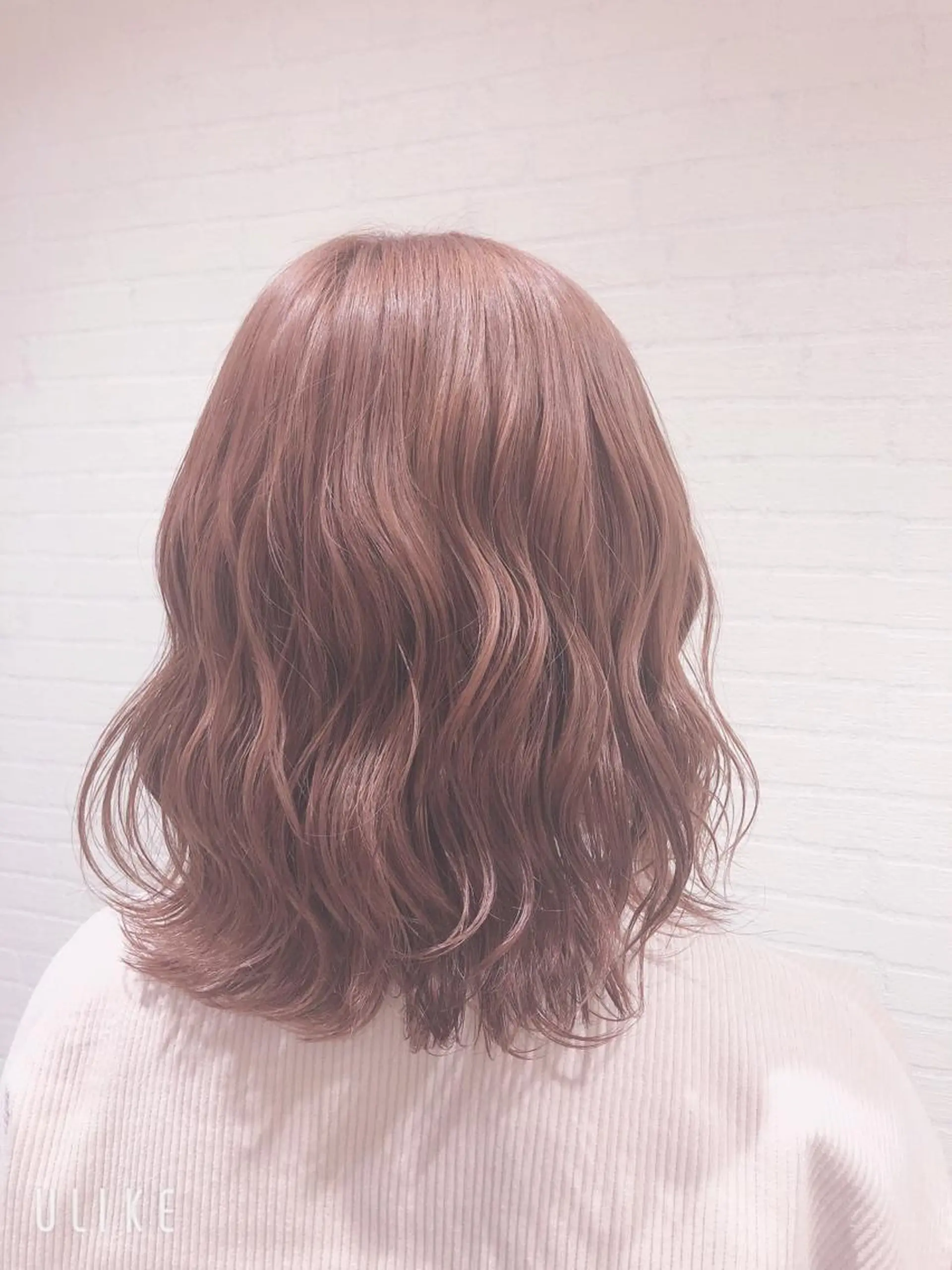 ミディアム カラー 岩永 梨玖のヘアスタイル