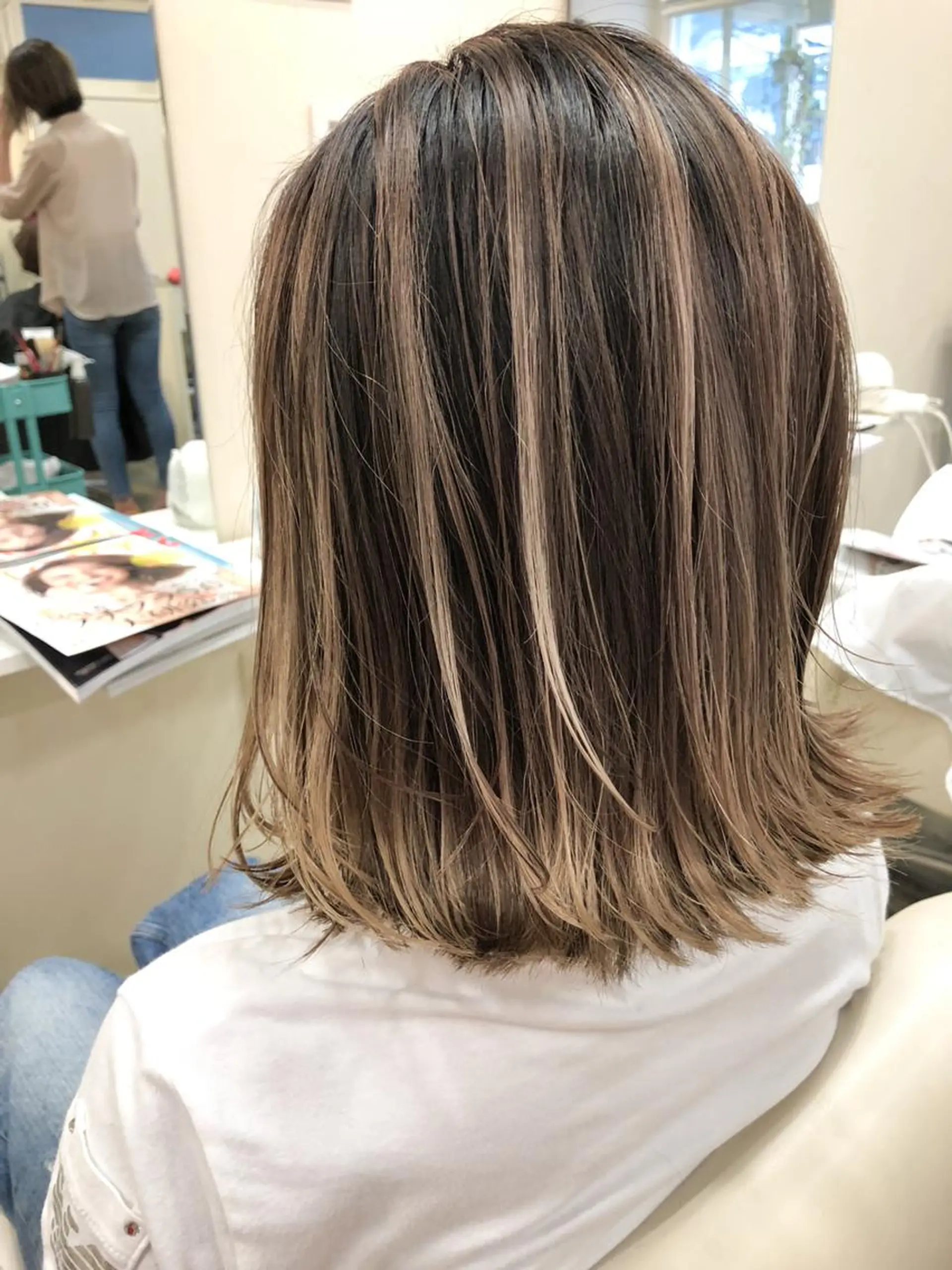 ミディアム カラー バレイヤージュ ボブ レイヤーカット 外ハネヘア WONK. ウォンク 心斎橋のヘアスタイル