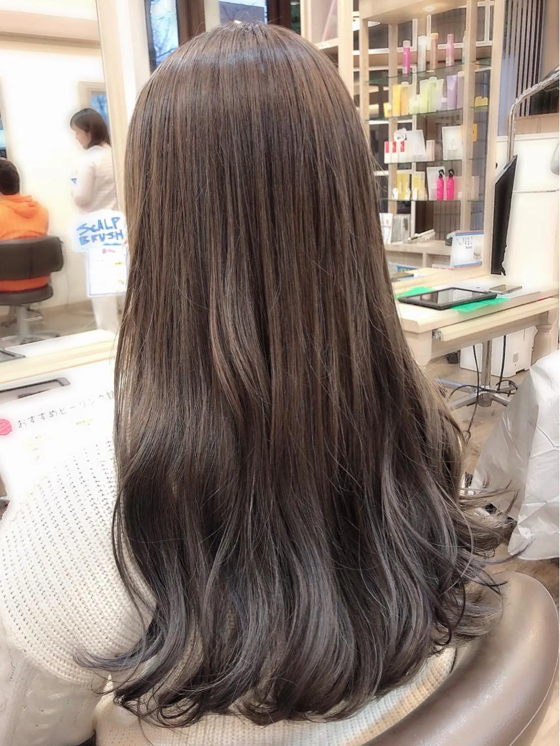 ロング カラー グラデーションカラー シルバー カット ヘアカラー トリートメント 尚平 髪質改善 大人のデザインカラーのその他イメージ