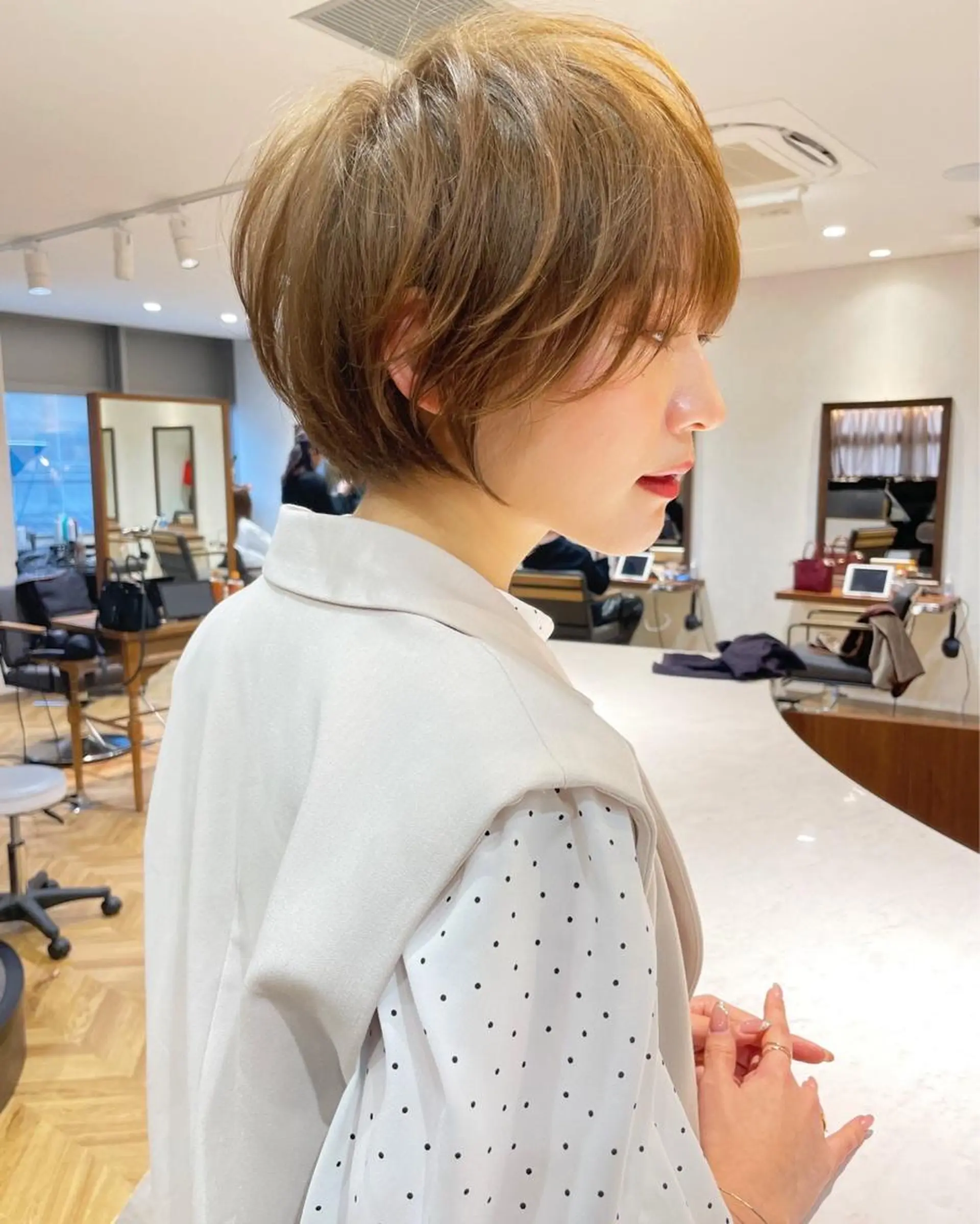 ショート カラー ショートボブ ブルーカラー ボブ 顔周りカット ショートヘア カット トリートメント 💛ハイトーン× カット LEON🩶のヘアスタイル