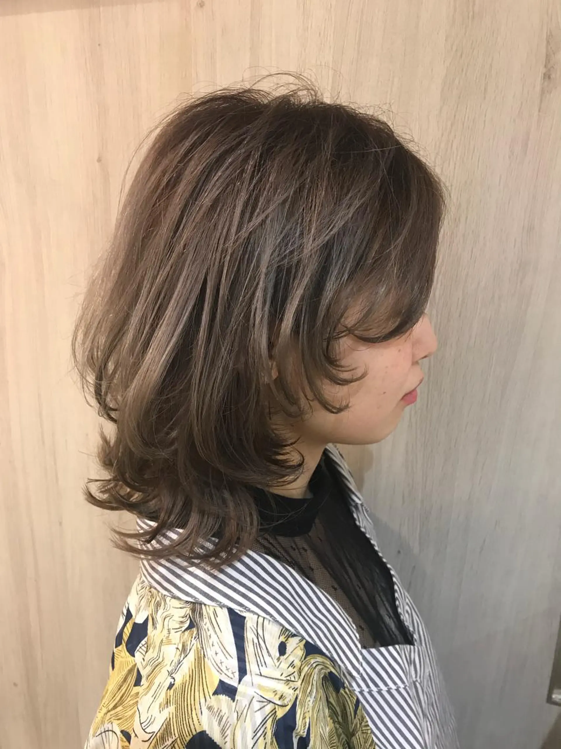 ミディアム カラー ウルフカット 店舗代表　佐藤 幸平のヘアスタイル