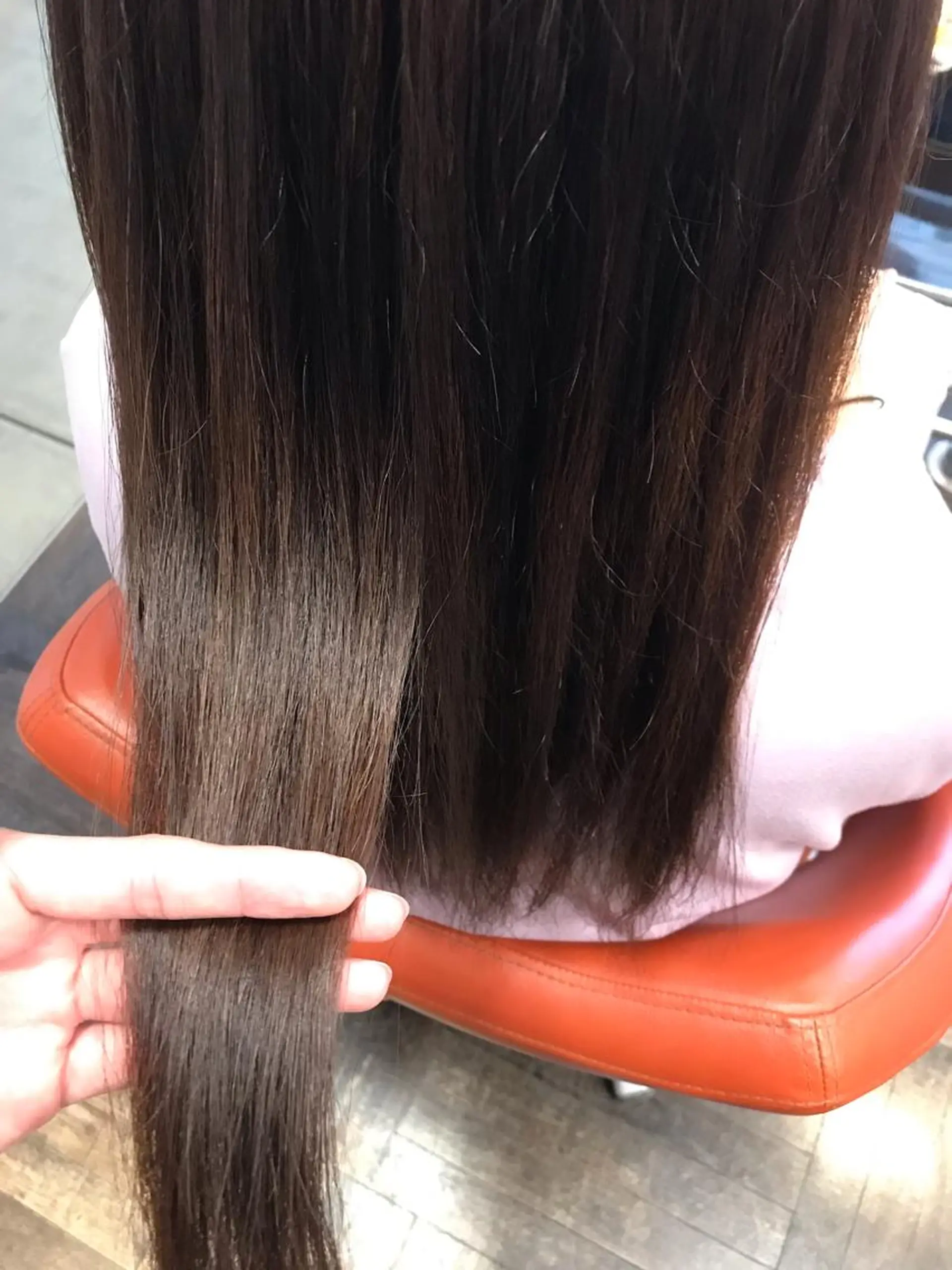 セミロング デザインカラー🌈 高木リョウのヘアスタイル