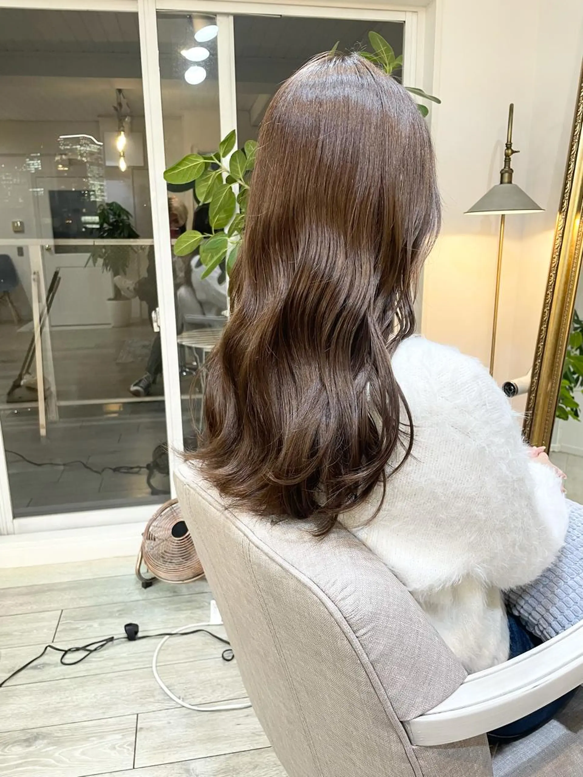 セミロング カラー シバタ ショウゴのヘアスタイル